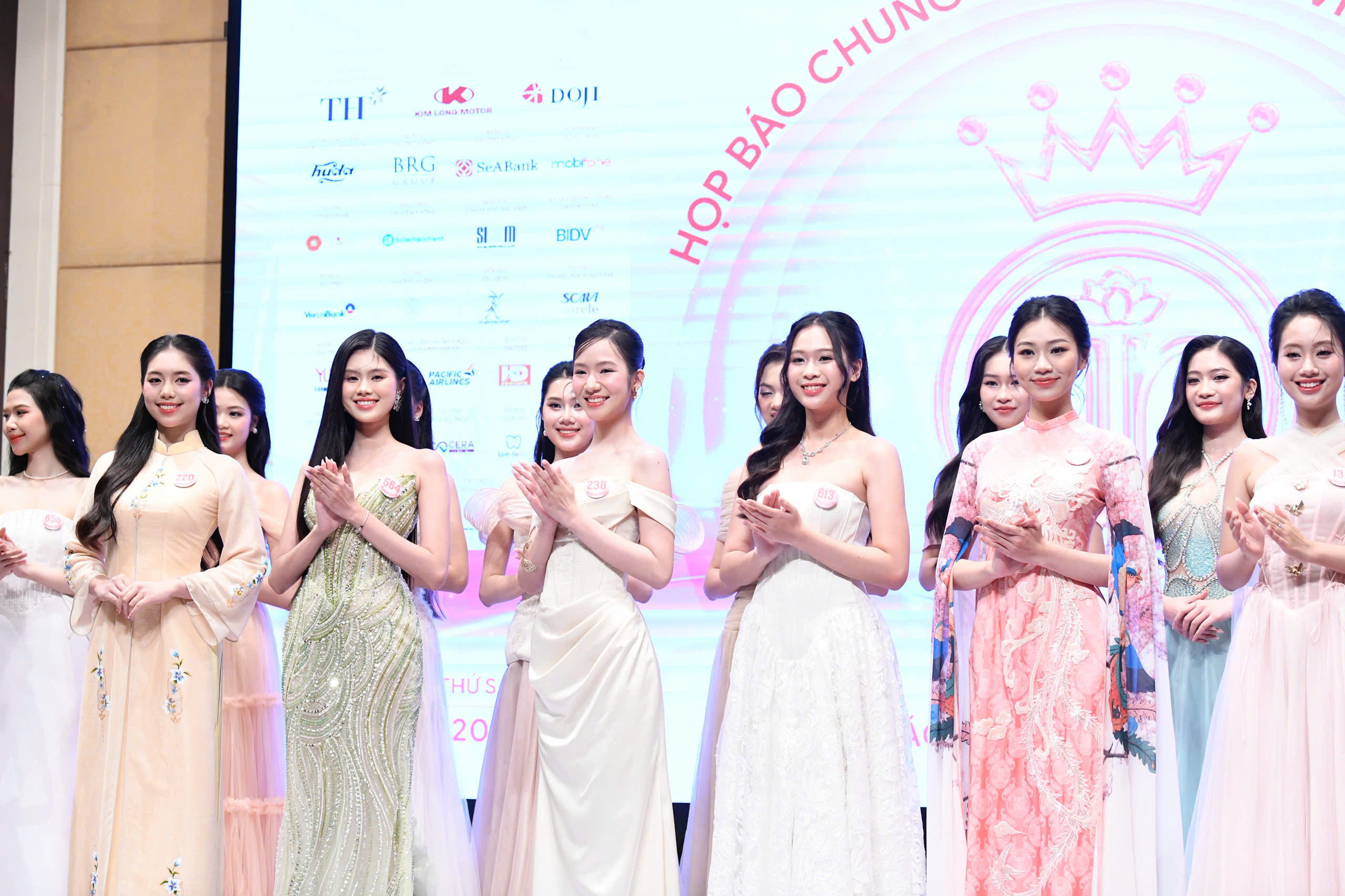 Chung kết Hoa hậu Việt Nam 2024 tại Huế được hoãn đến ngày nào?