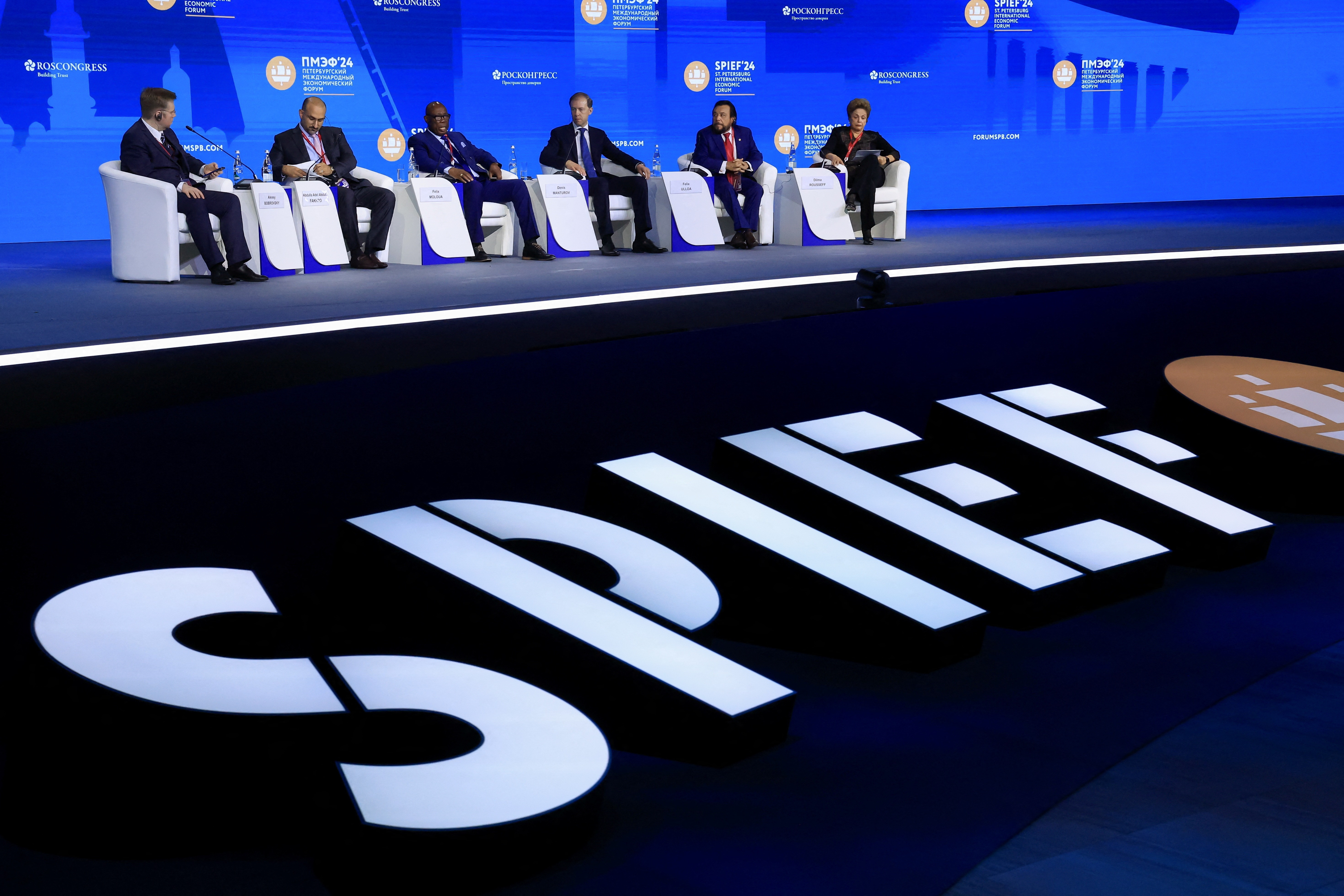 Chuyên gia Nga: Kinh tế toàn cầu đến lúc điều chỉnh để ứng phó áp lực thời đại