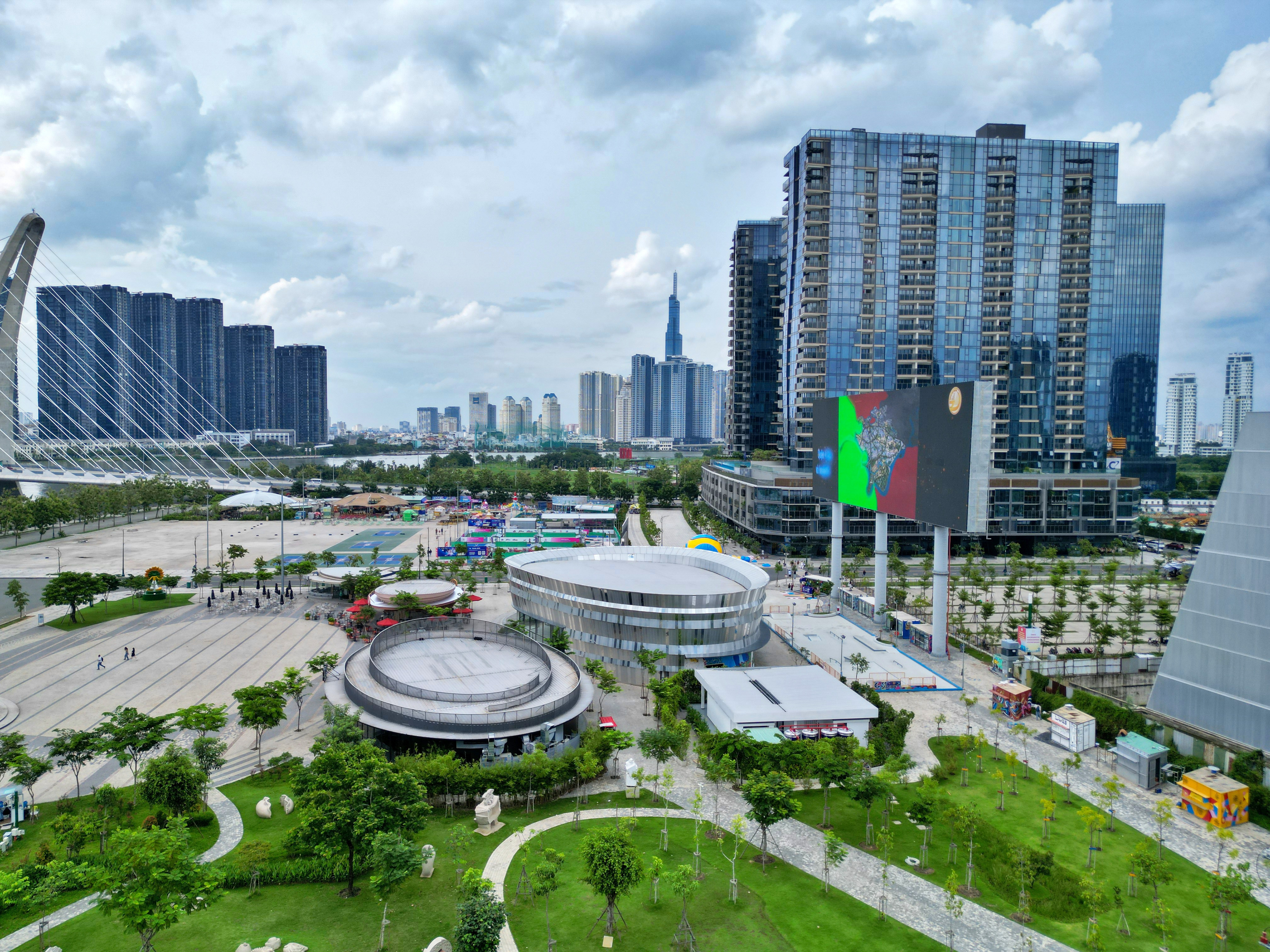 Người dân 12 phường mới ở Thủ Đức cần đến đâu để làm thủ tục giấy tờ?