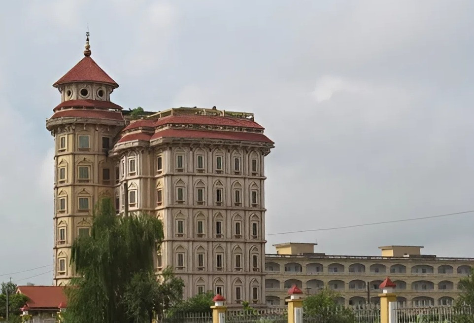 Đại học Hà Hoa Tiên bị đình chỉ đào tạo trong 12 tháng