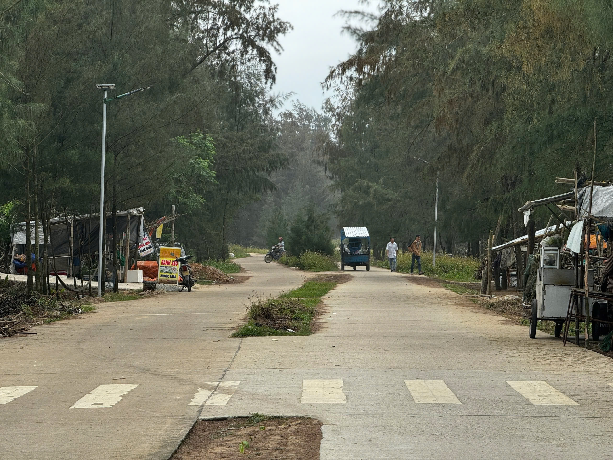 Tạm hoãn xuất cảnh 2 giám đốc 'rút ruột' công trình đường ven biển ở Quảng Ngãi