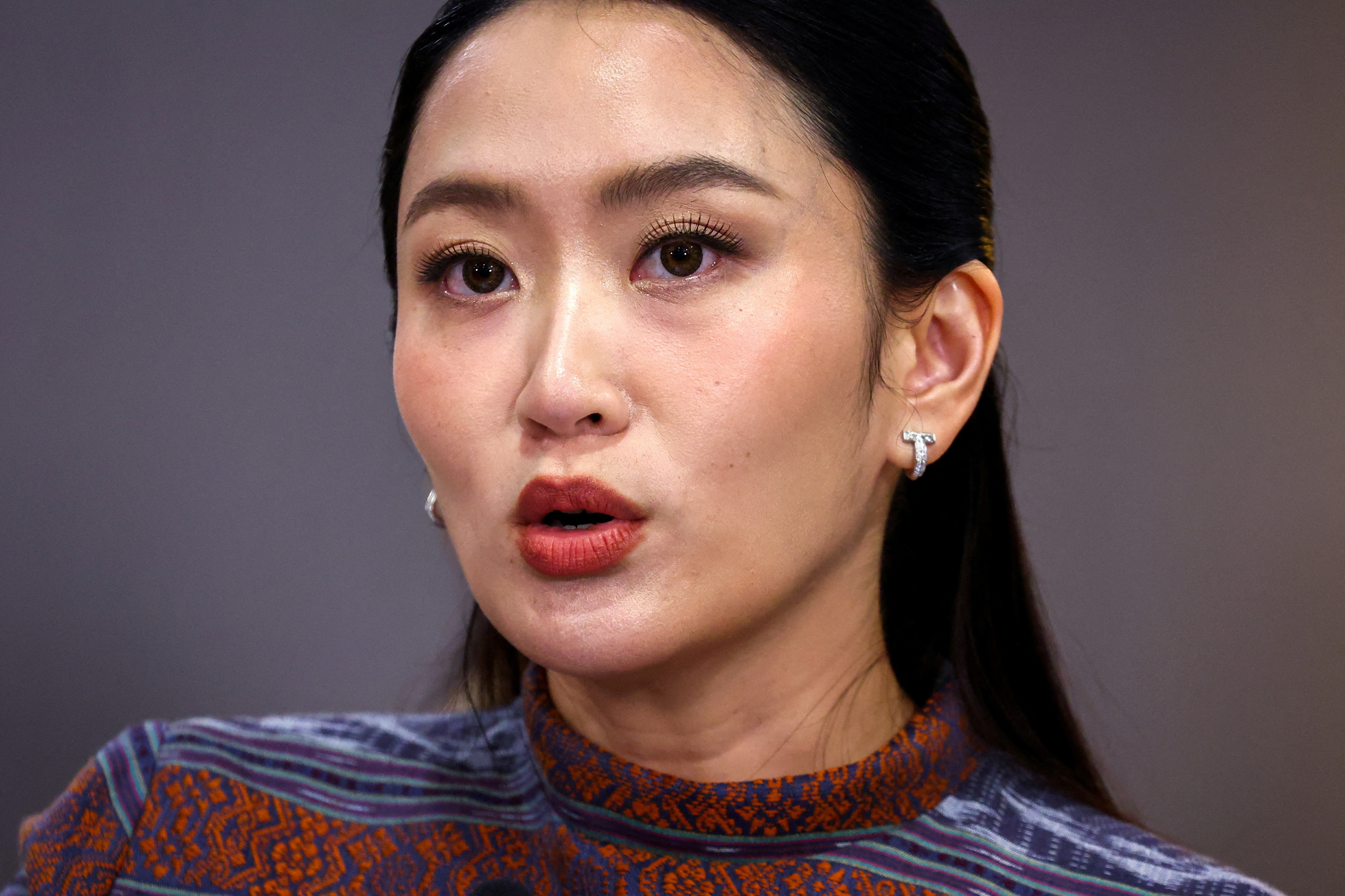 Rò rỉ cuộc gọi với ông Hun Sen, Thủ tướng Thái Lan đối mặt lời kêu gọi từ chức