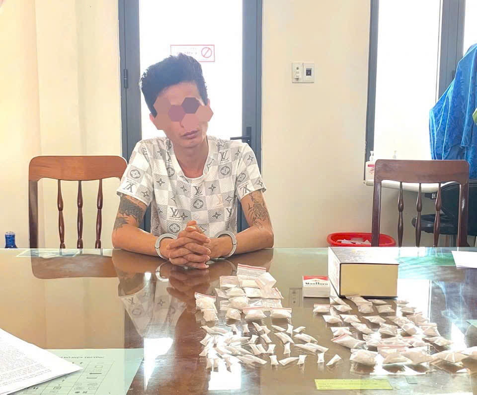 Bắt chủ xưởng mộc bán ma túy ở Quảng Ngãi