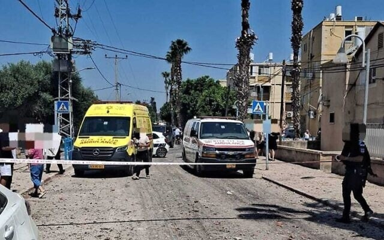 Phòng không Israel lần đầu để lọt UAV tự sát của Iran