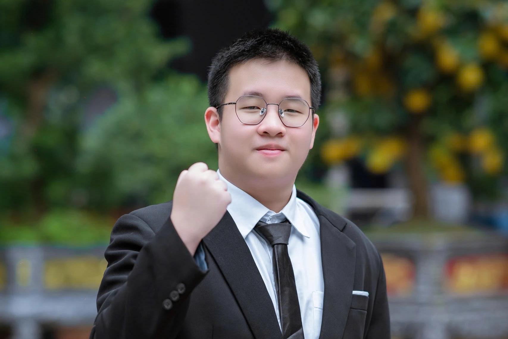 Thừa 10 điểm, nam sinh thành thủ khoa chuyên Toán 2 trường khó nhằn nhất Hà Nội