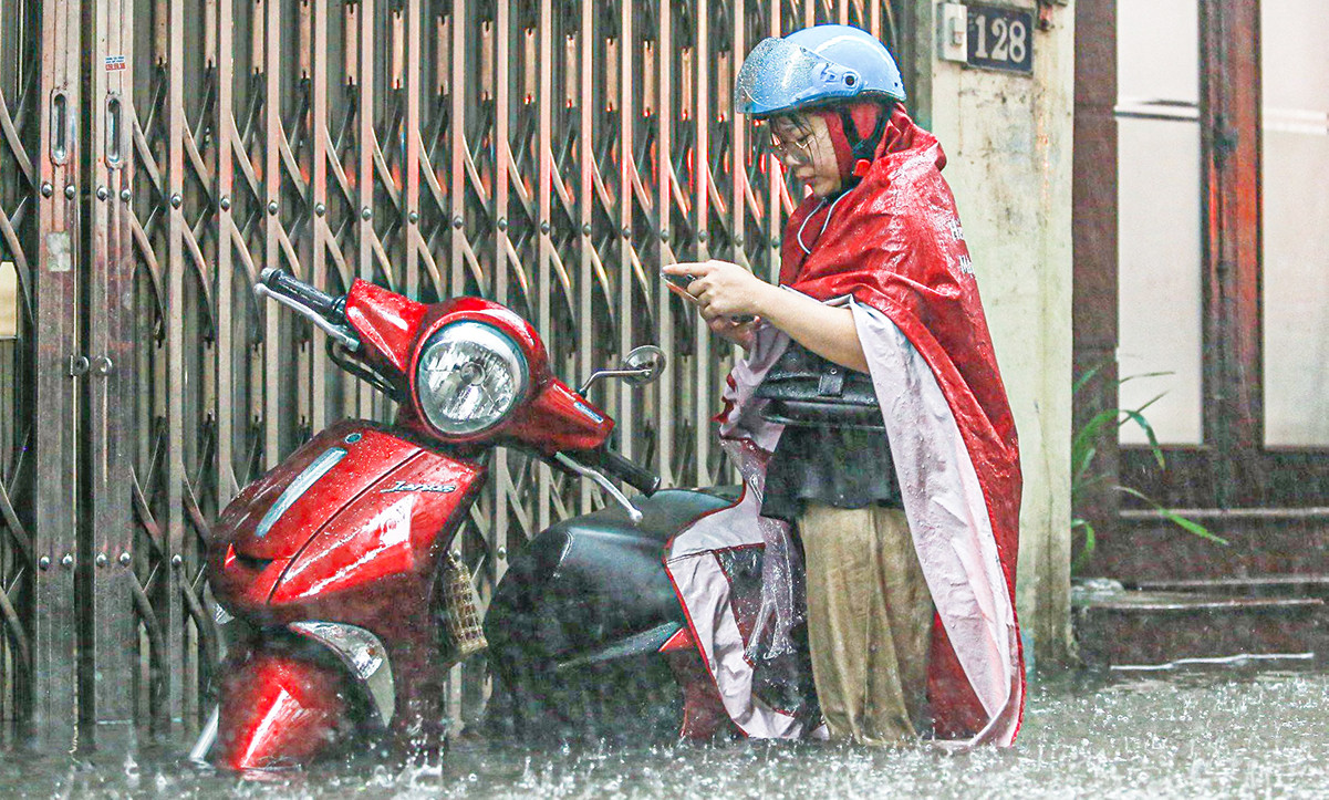 Dự báo thời tiết 24/6: Bắc Bộ tiếp tục mưa, ngập lụt và sạt lở nguy cơ tái diễn