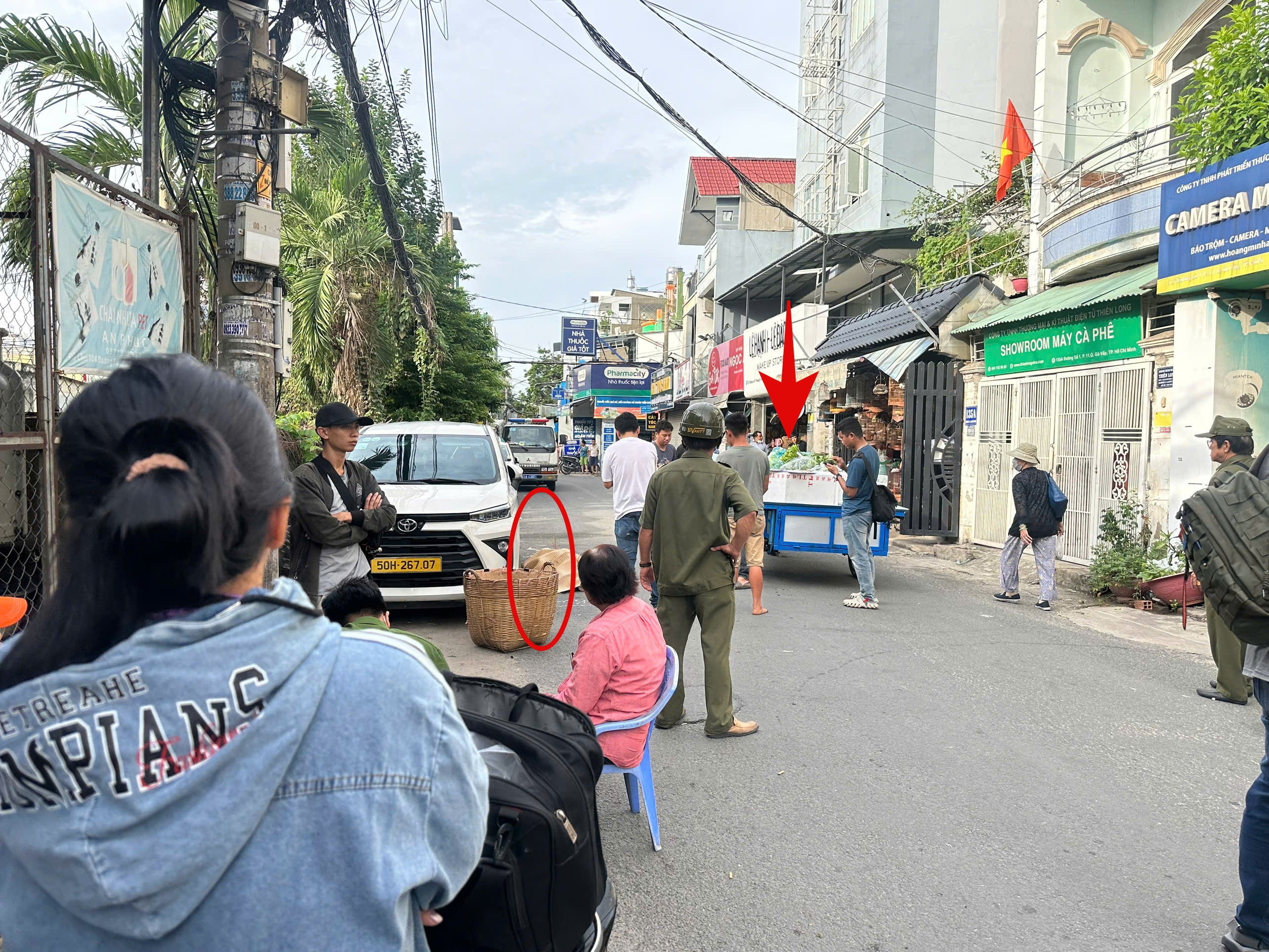 Người đàn ông tử vong sau va chạm với xe lôi tự chế bán rau ở TP.HCM