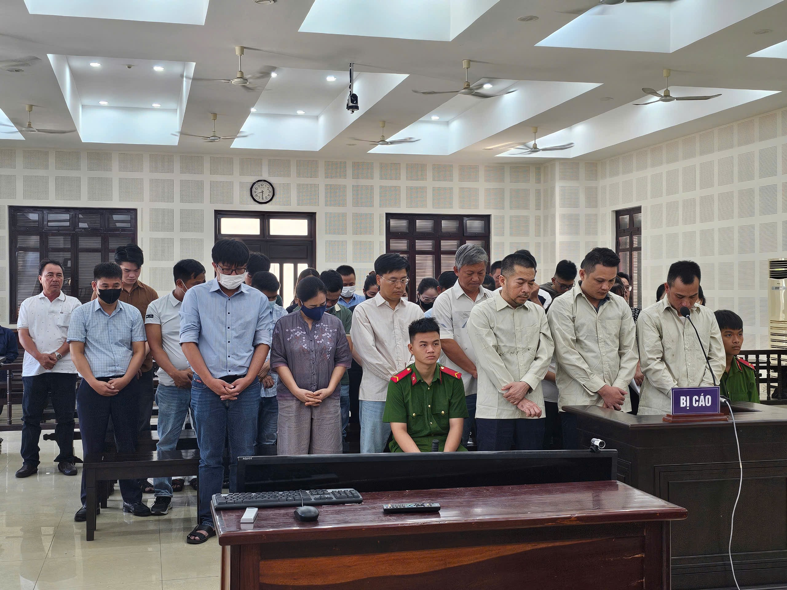 Tuyên án kẻ cầm đầu đường dây công ty 'ma' mua bán hàng vạn hóa đơn trốn thuế