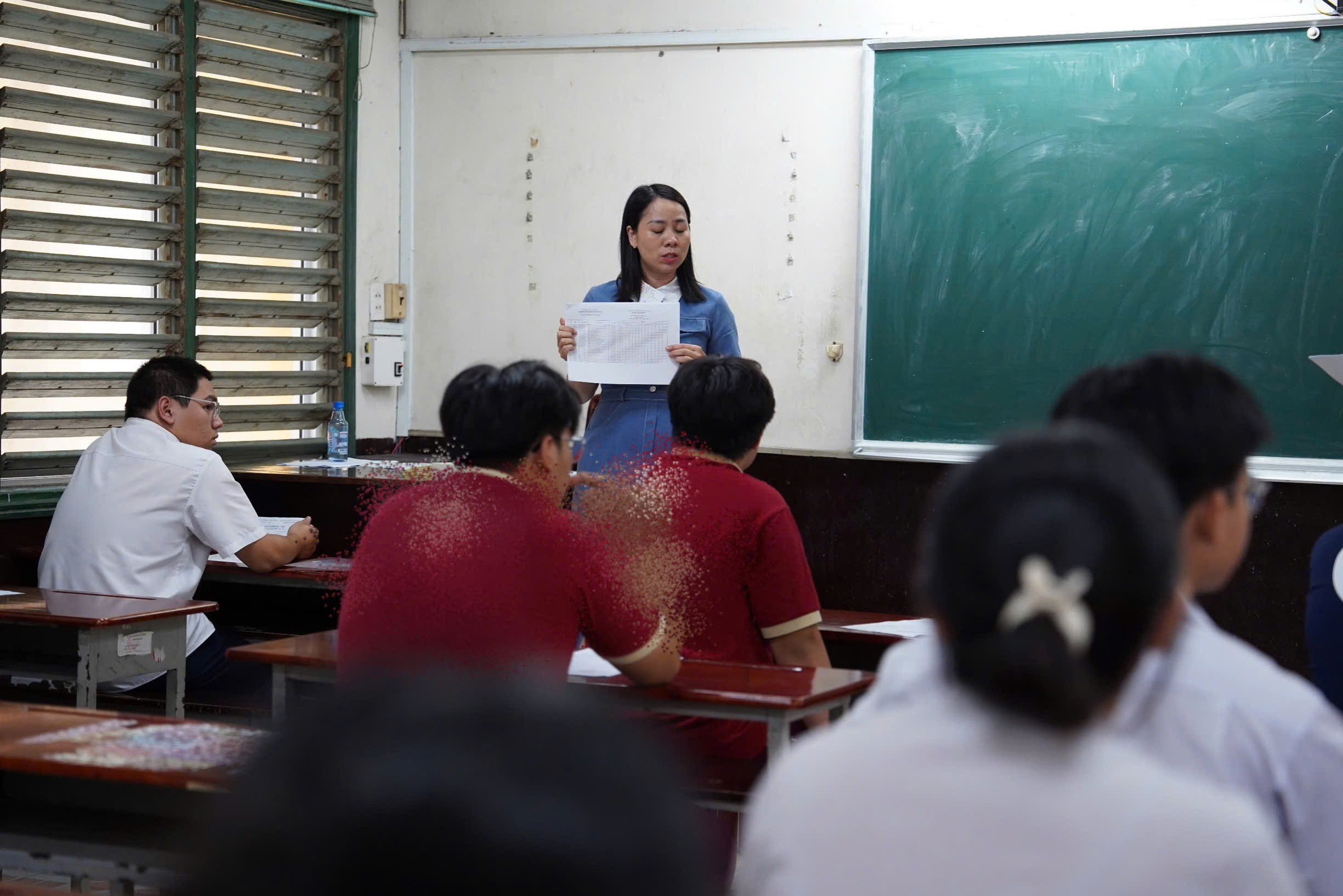 15 thí sinh bị đình chỉ trong ngày đầu thi tốt nghiệp THPT 2025