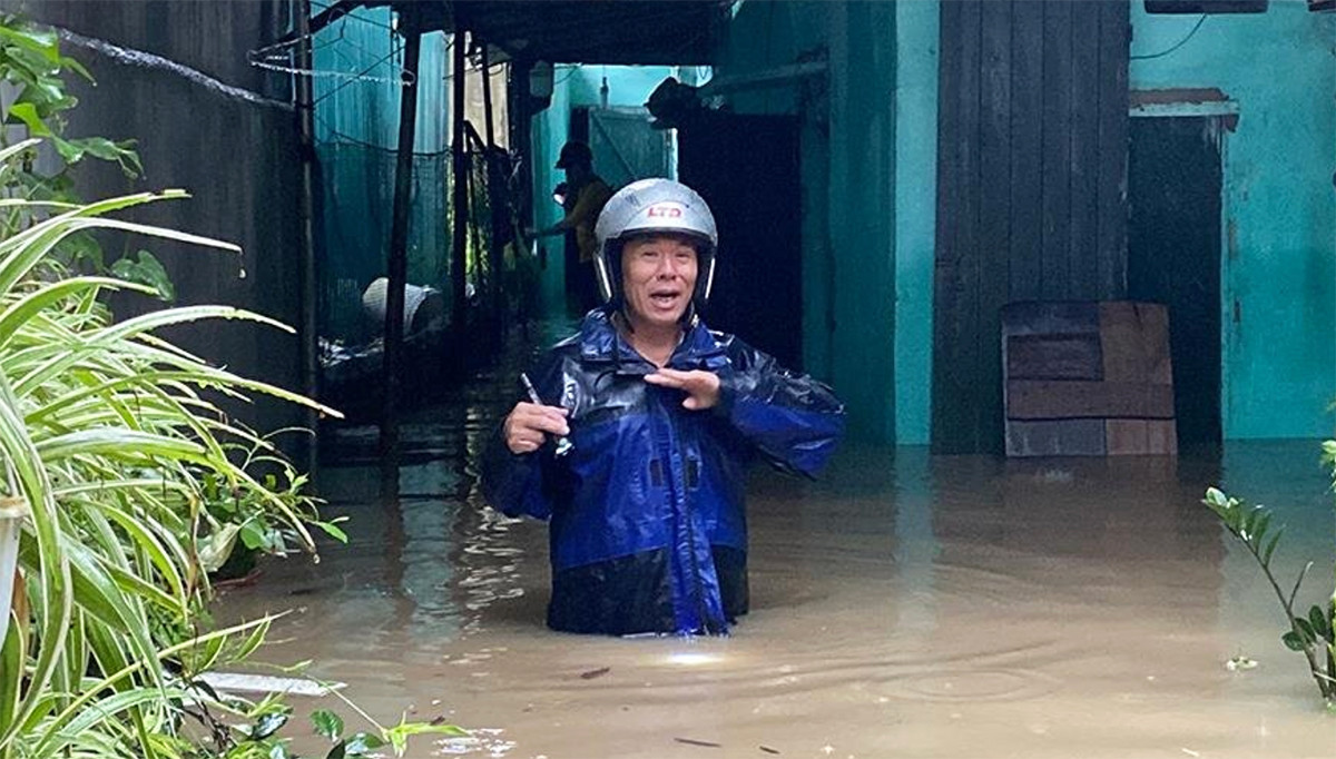 Miền Bắc mưa xối xả từ cuối tuần, cảnh báo có lũ gây ngập lụt