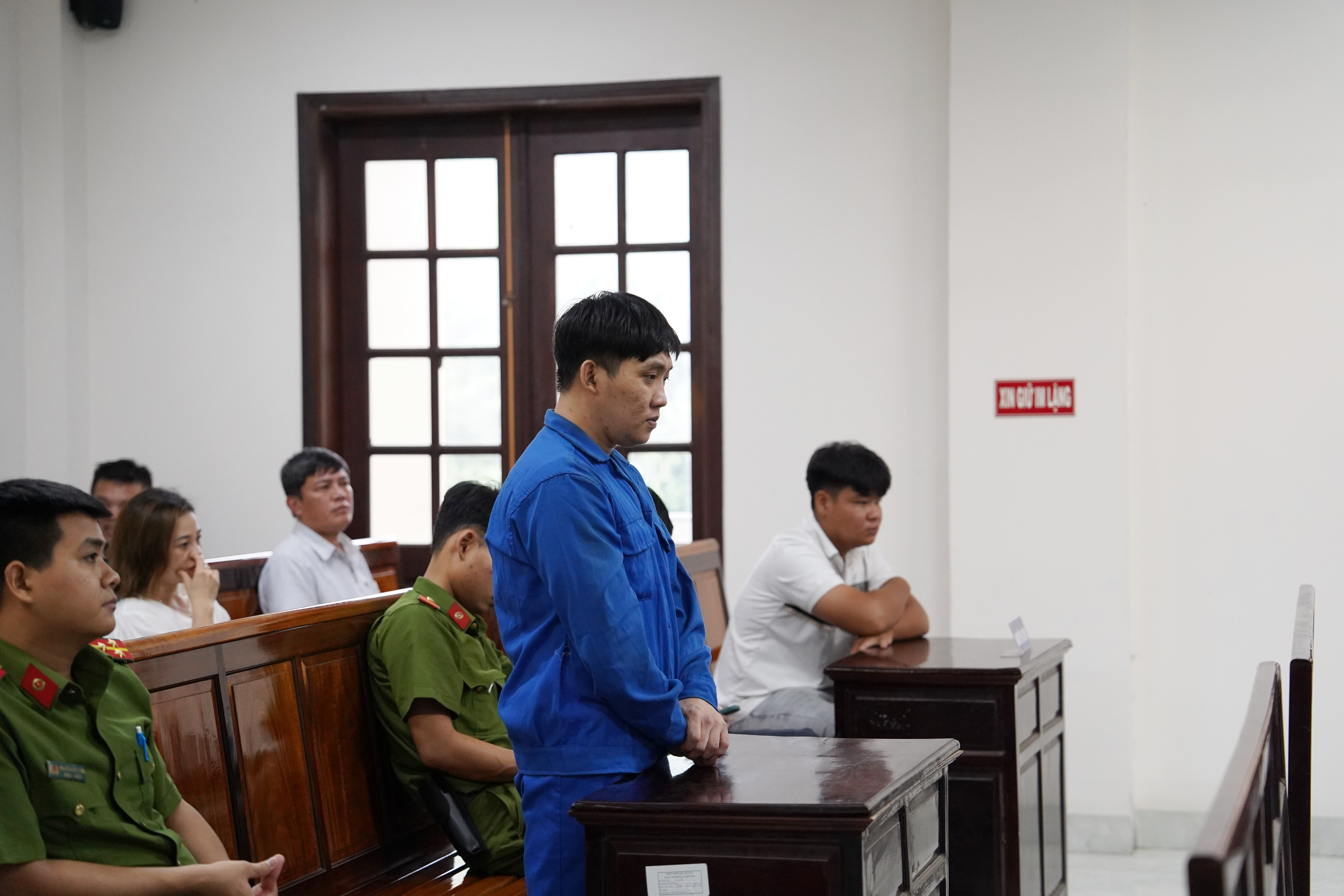 Xe tải cán 2 lần qua người đàn ông: Tài xế khai do mưa lớn, thiếu quan sát