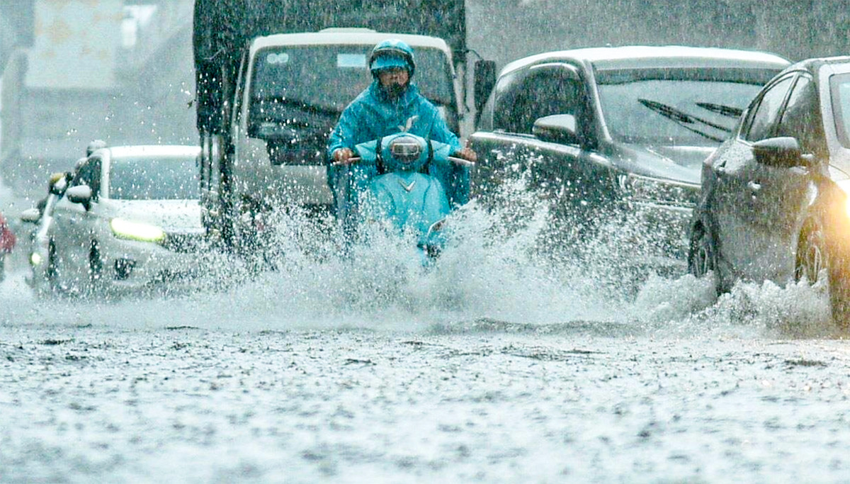 Tin mưa lớn kéo dài 5 ngày ở miền Bắc và dự báo thời tiết Hà Nội 10 ngày tới