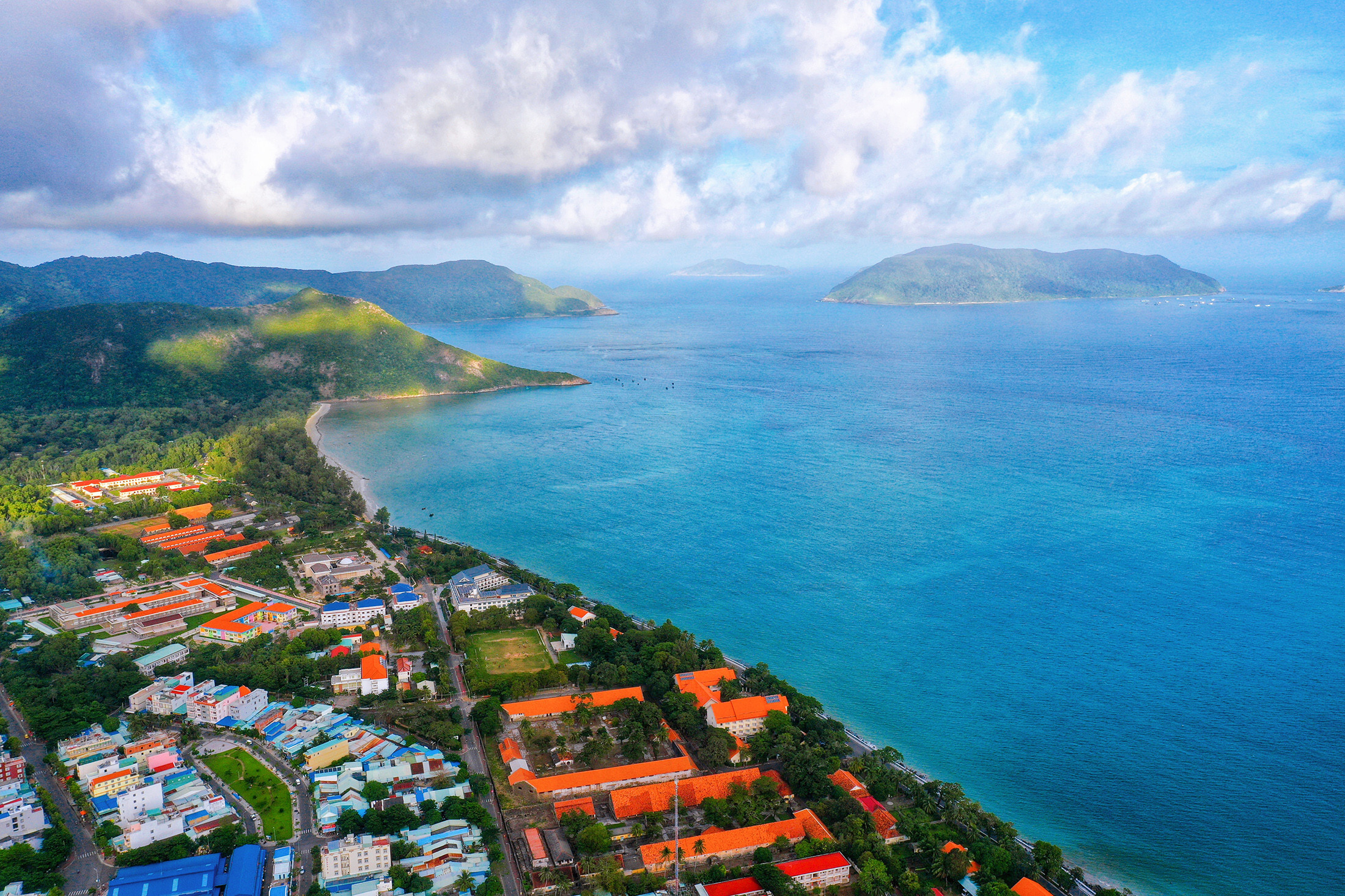 Địa phương nào có nhiều xã nhất cả nước?