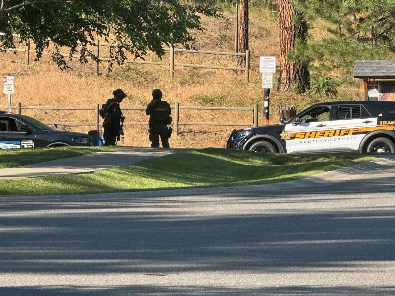 Nghi vấn kẻ xả súng Mỹ cố ý đốt rừng để phục kích, bắn chết 2 lính cứu hỏa