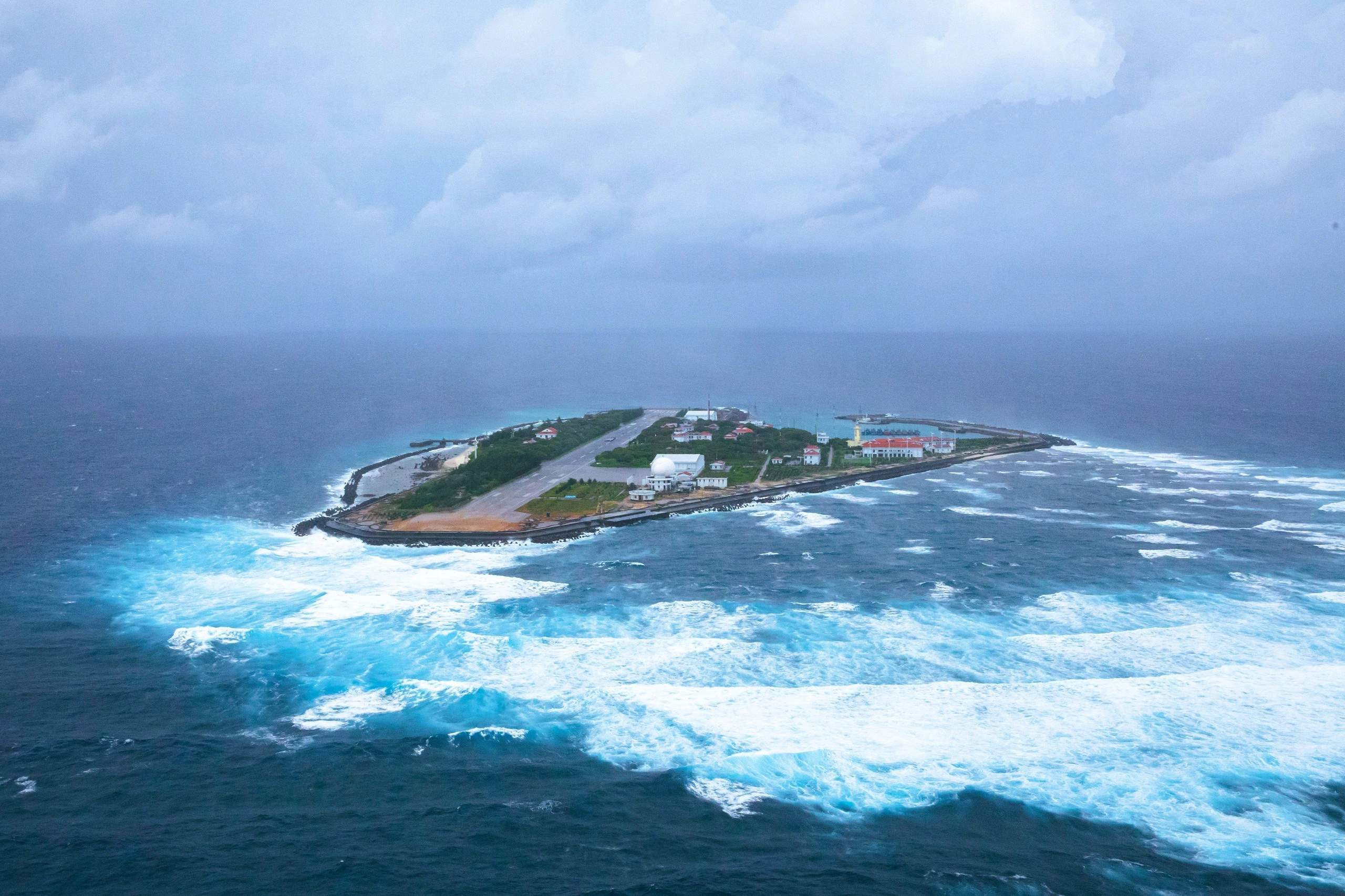 Sau hợp nhất, đặc khu Trường Sa thuộc tỉnh nào?