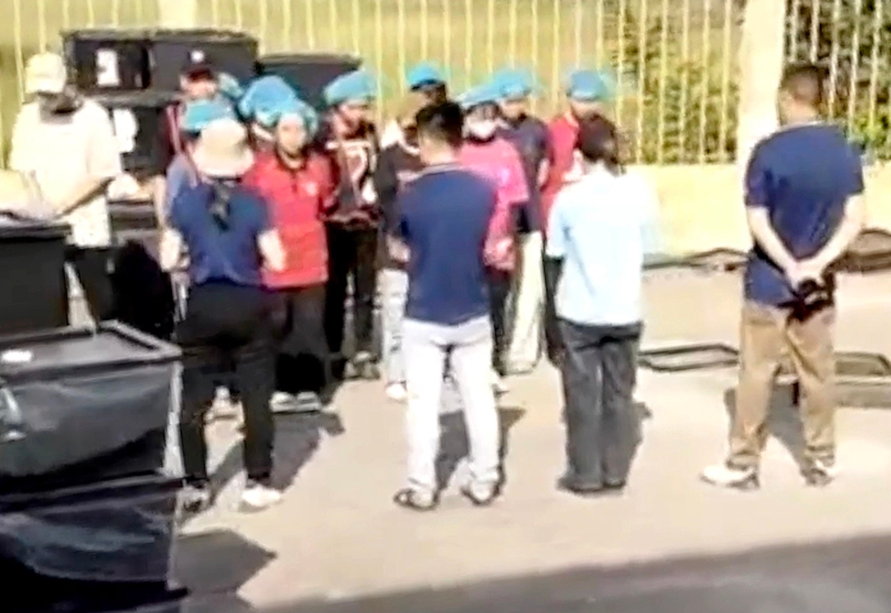 Bắt công nhân đứng nắng nghe 'phổ biến công việc': Doanh nghiệp ở Huế nói gì?