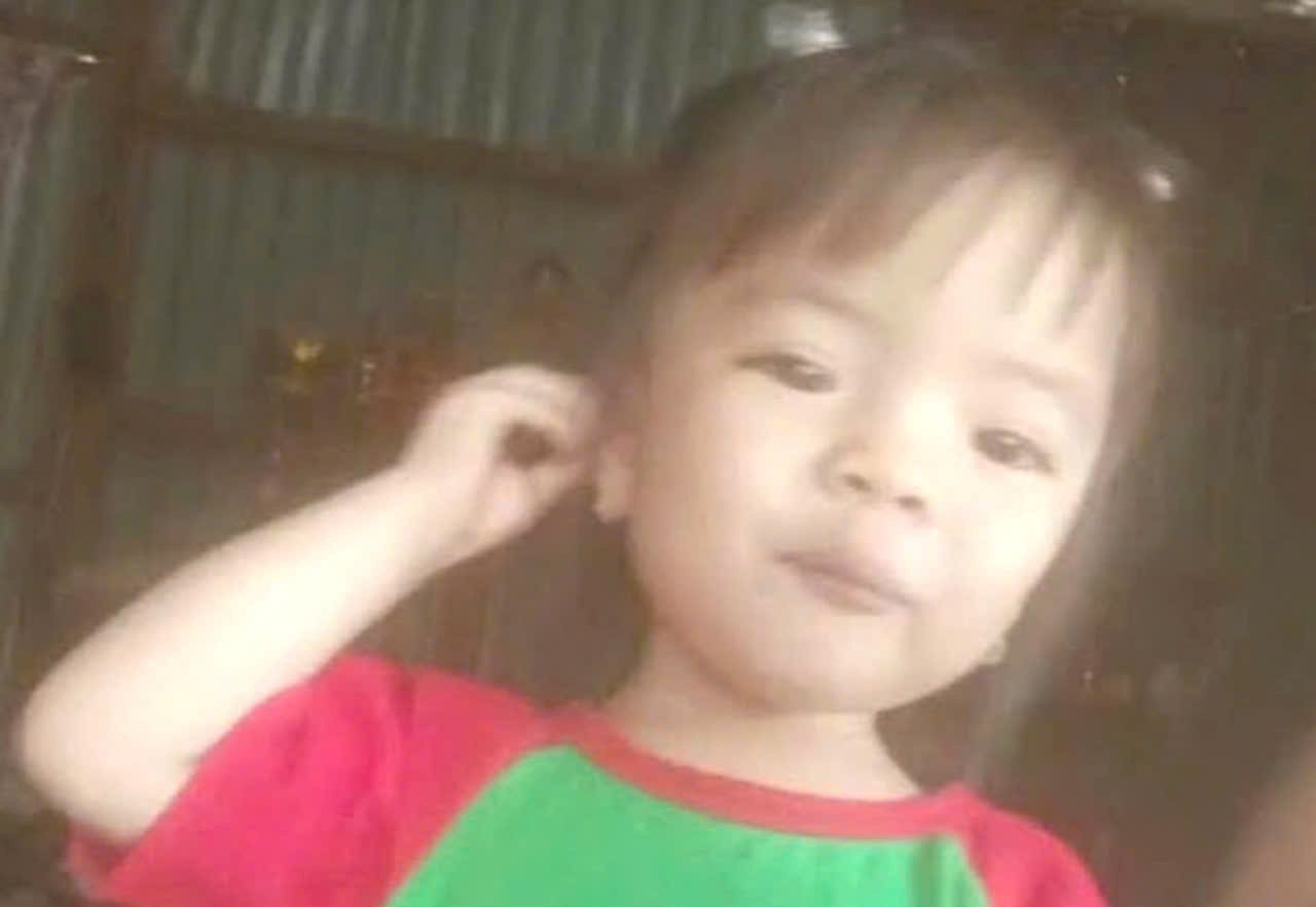 Bé gái 2 tuổi mất tích bí ẩn khi đang chơi trong nhà ở Lâm Đồng