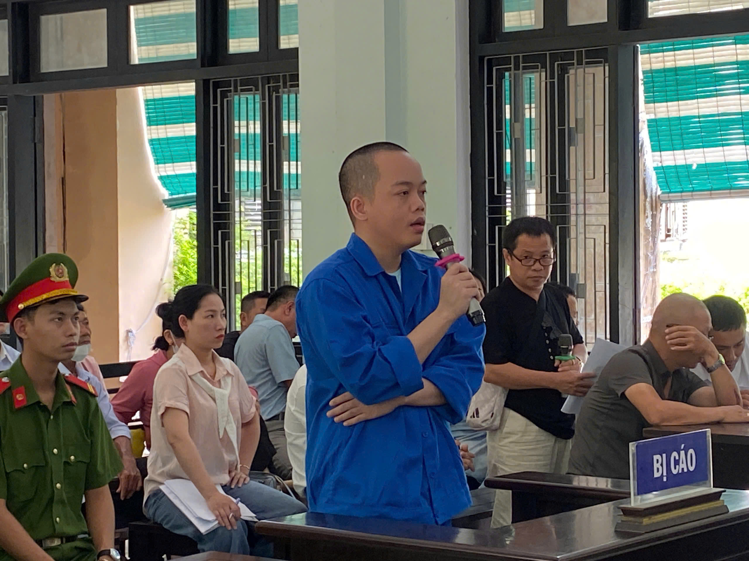 Lừa đảo 11,7 tỷ đồng, nhân viên ngân hàng ở Huế lĩnh 15 năm tù