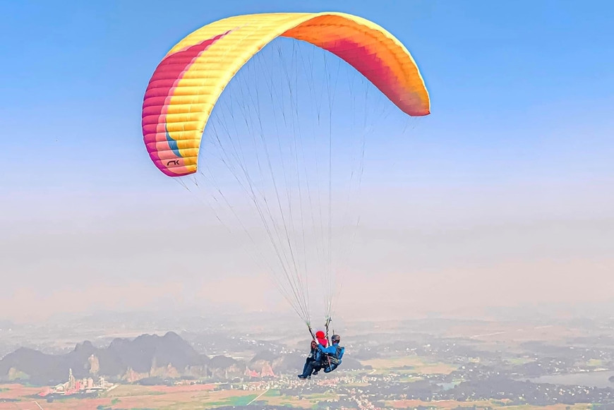 Tạm dừng hoạt động bay dù lượn ở bán đảo Sơn Trà sau vụ du khách nhảy dù tử vong
