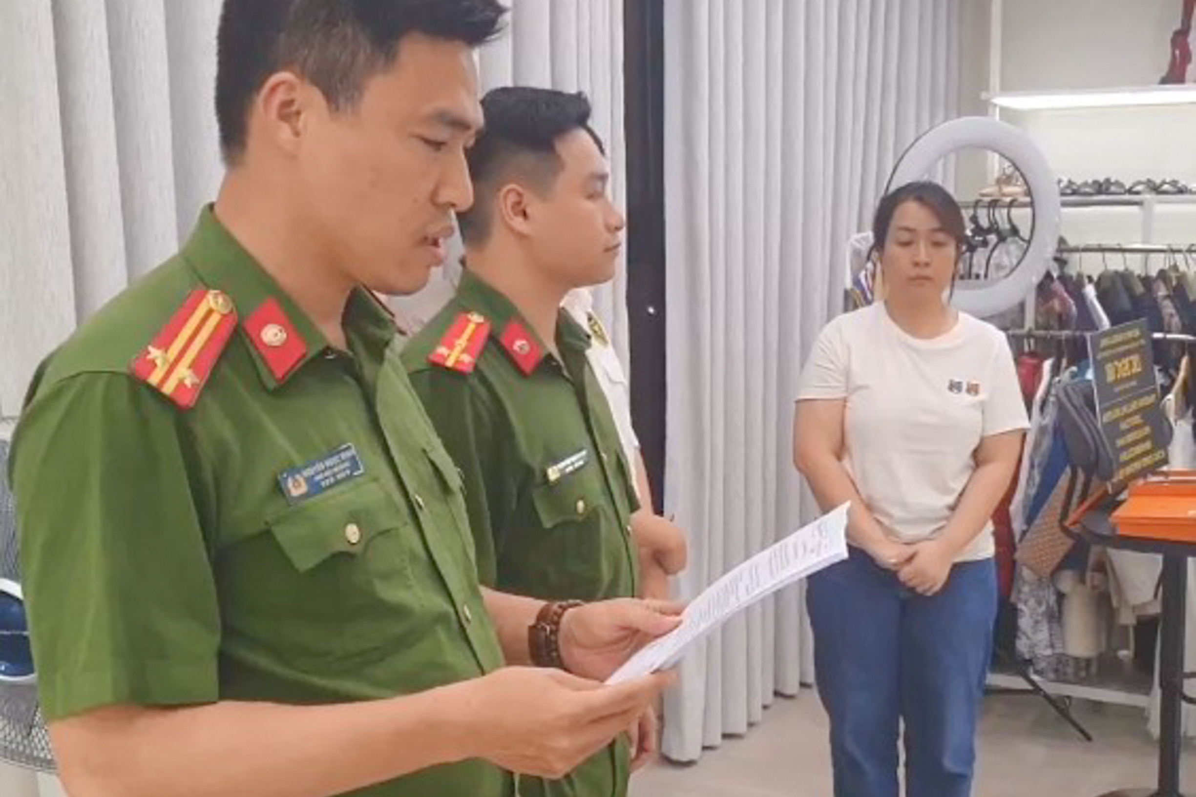 Tạm giữ hình sự chủ shop online trốn thuế có doanh thu hơn 800 tỷ đồng