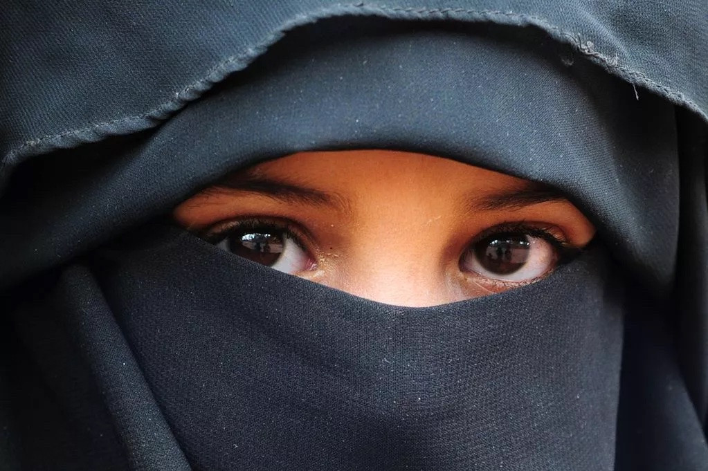 Cô bé 13 tuổi tự tử lần thứ ba để thoát khỏi cuộc hôn nhân với người đàn ông U50