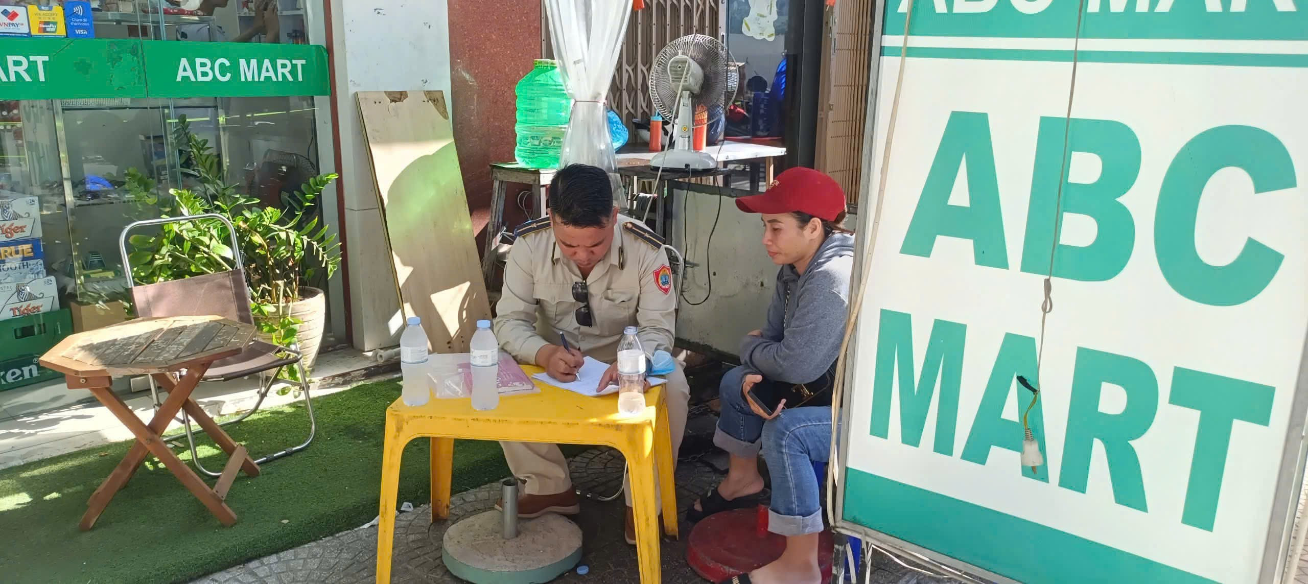 Kiểm tra quán vỉa hè bị tố 'chặt chém' vài que xiên nướng giá 760 nghìn đồng