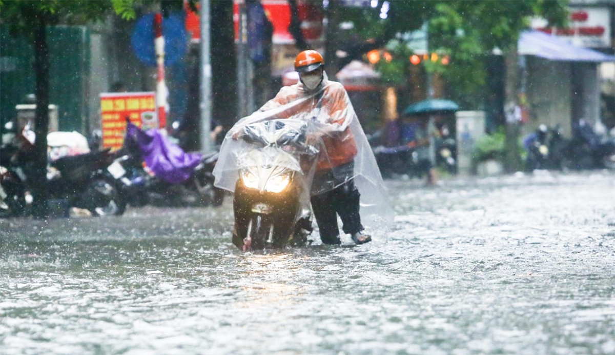 Tin bão Wipha: Di chuyển nhanh, ngày mai tiến vào Biển Đông gây mưa lớn ở Bắc Bộ