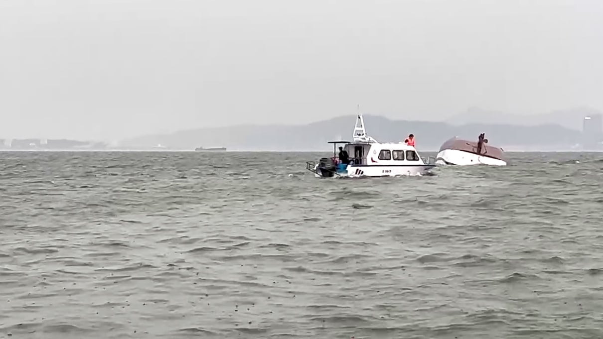 Dông lốc mạnh khiến lật tàu ở Hạ Long: Chuyên gia khí tượng nhận định bất ngờ