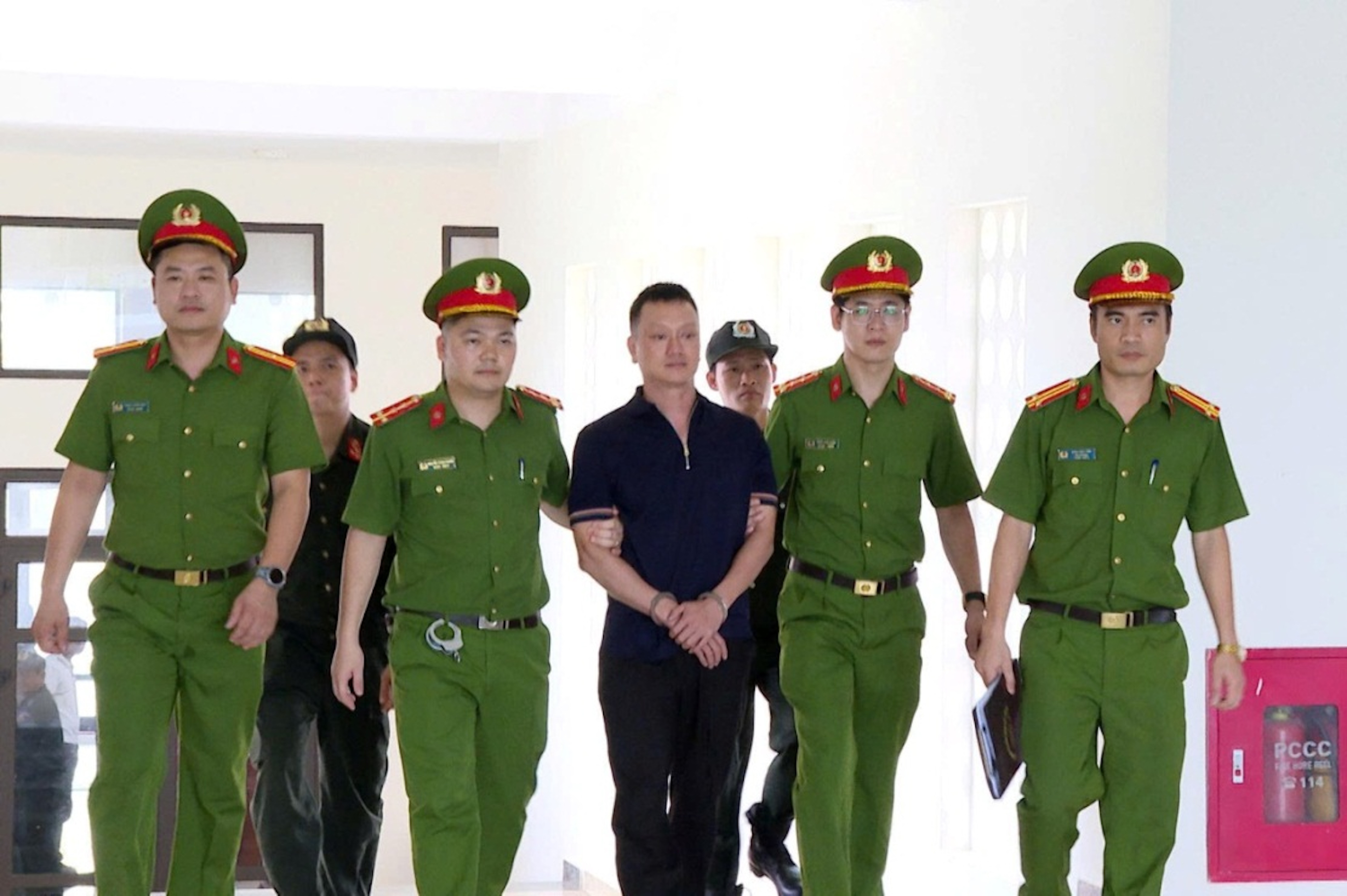 Âm mưu 'chạy án' cho phạm nhân chung thân của trùm giang hồ Vi 'ngộ'