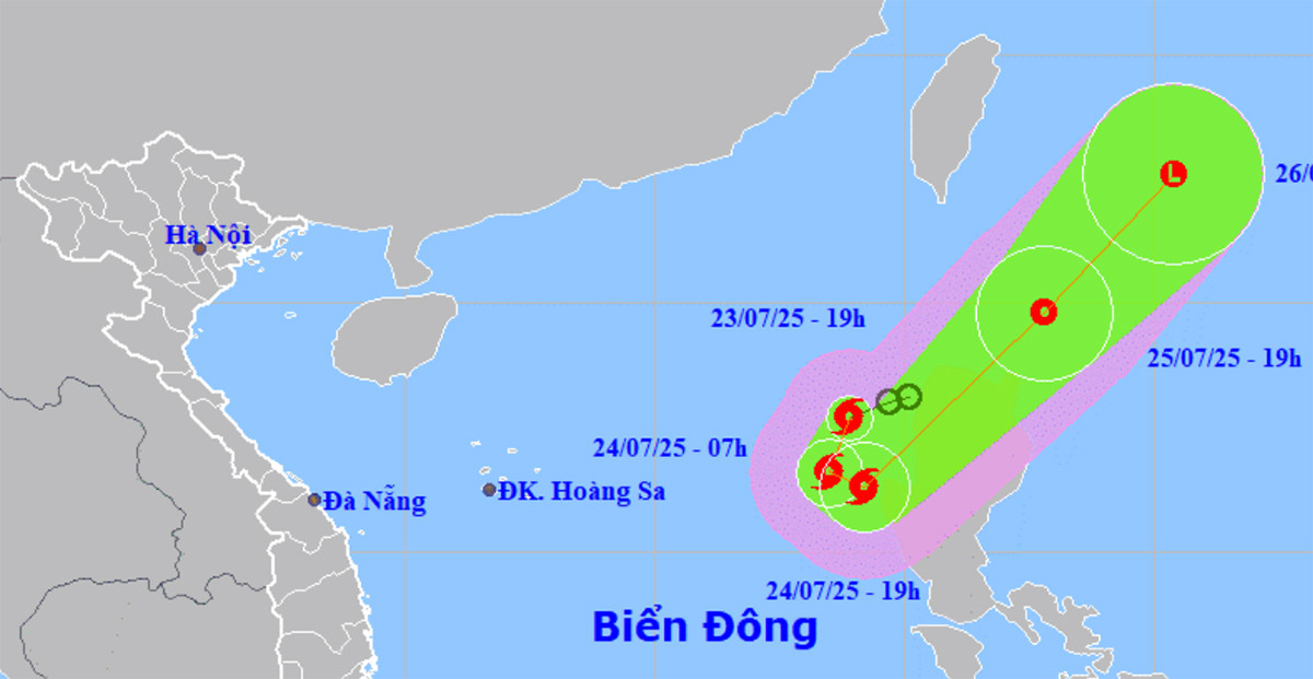 Biển Đông đón bão số 4 Comay