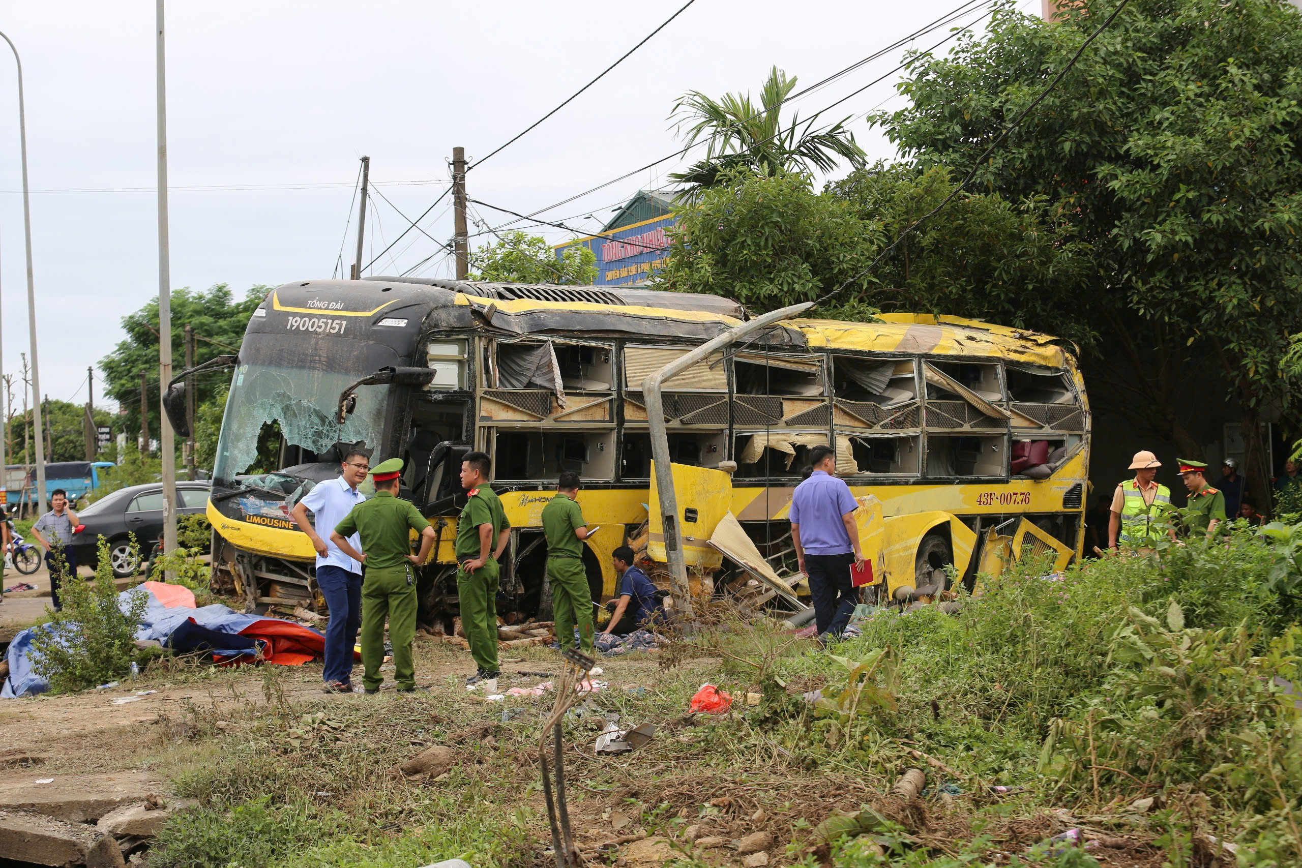 Danh tính 10 nạn nhân tử vong trong vụ lật xe khách tại Hà Tĩnh