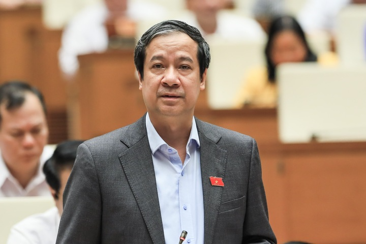 Cử tri kiến nghị 'không biến học sinh thành máy học', Bộ trưởng GD&ĐT nói gì? 