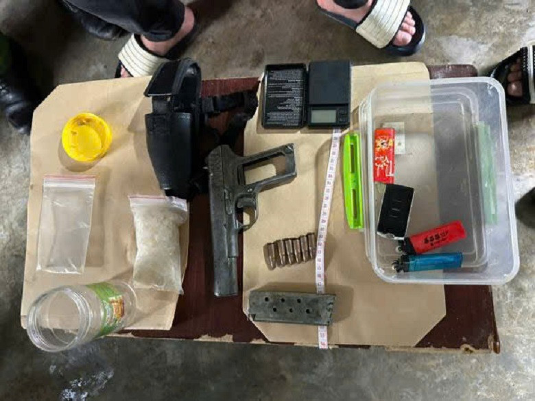 Bắt nhóm mua bán ma túy, tàng trữ súng đạn ở Quảng Ngãi 