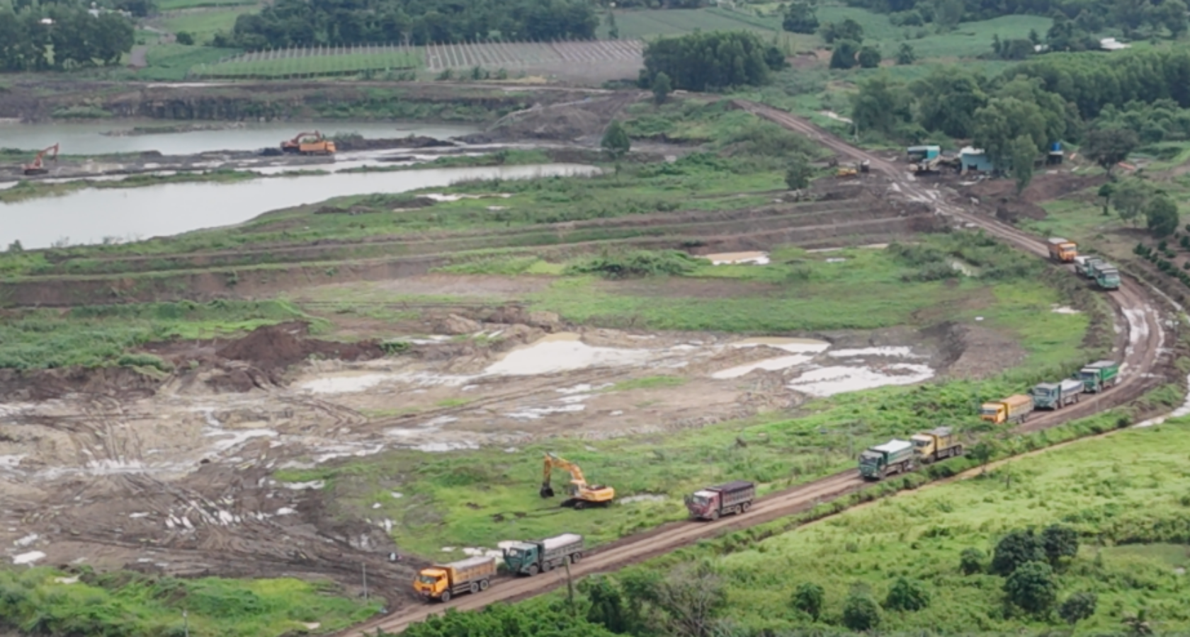 Bắt nhóm người núp bóng dự án để khai thác đá trái phép quy mô lớn ở TP.HCM