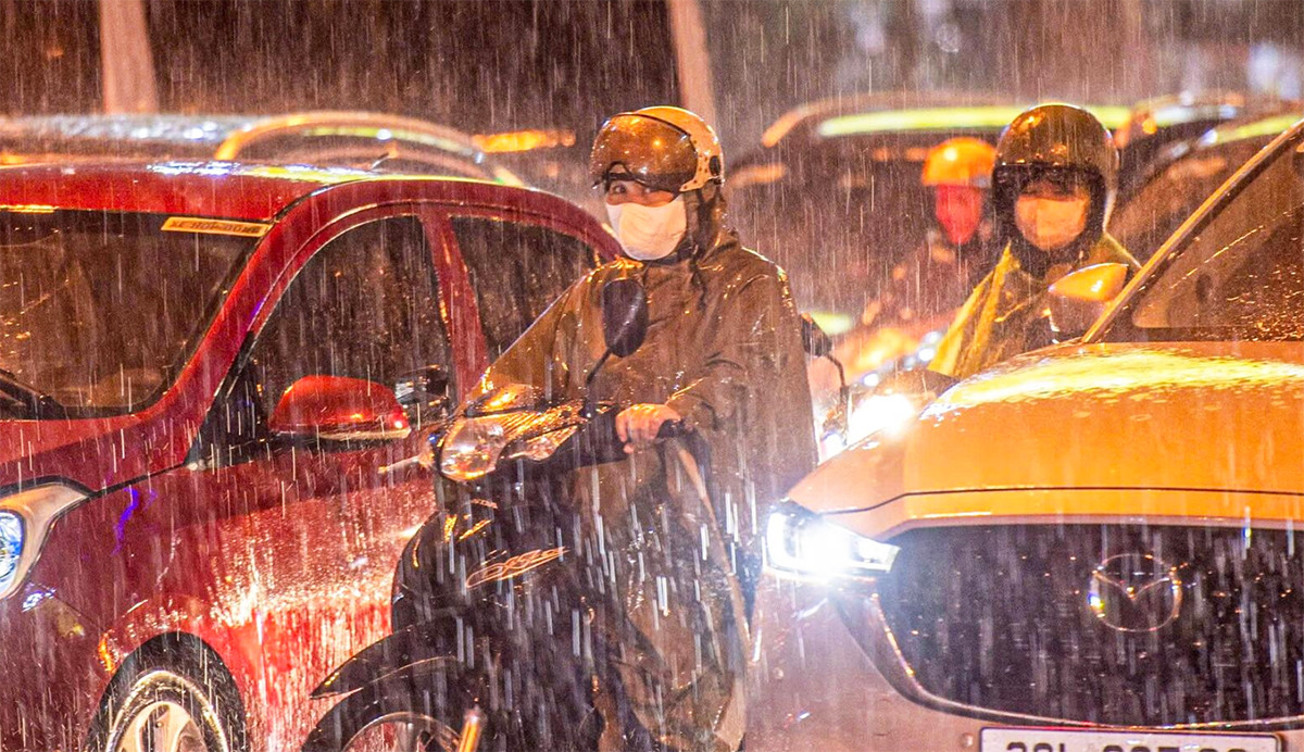 Miền Bắc đầu tuần mưa to và dông, cuối tuần tái diễn nắng nóng diện rộng