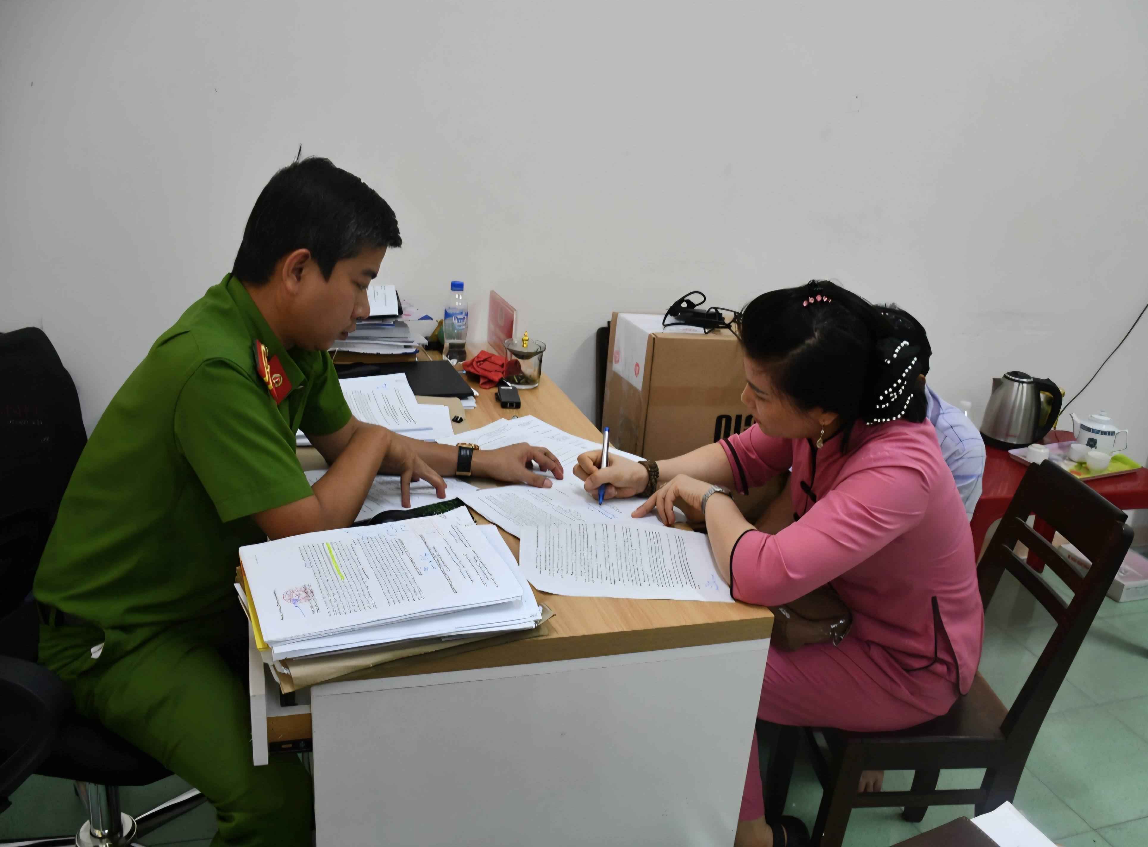 Bé trai 14 tháng tuổi bị bảo mẫu ném xuống nền đã tử vong