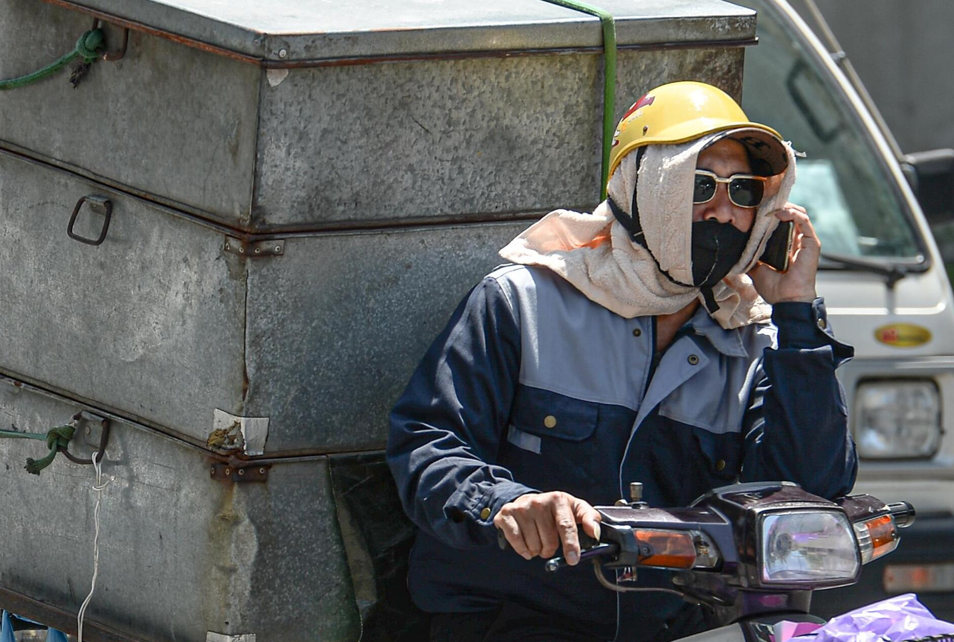 Hà Nội nắng nóng kỷ lục trong tháng 8, biến thành 'chảo lửa' hơn 40°C