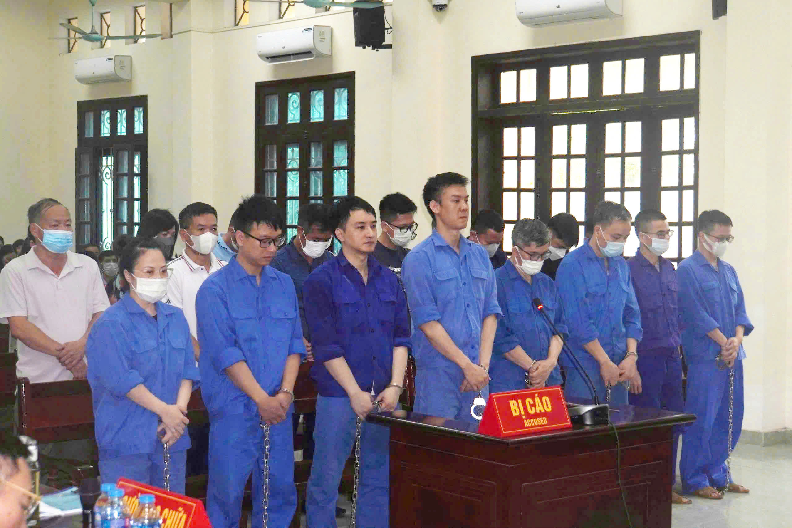 Xét xử 14 cựu cán bộ hải quan Hải Phòng tiếp tay buôn lậu