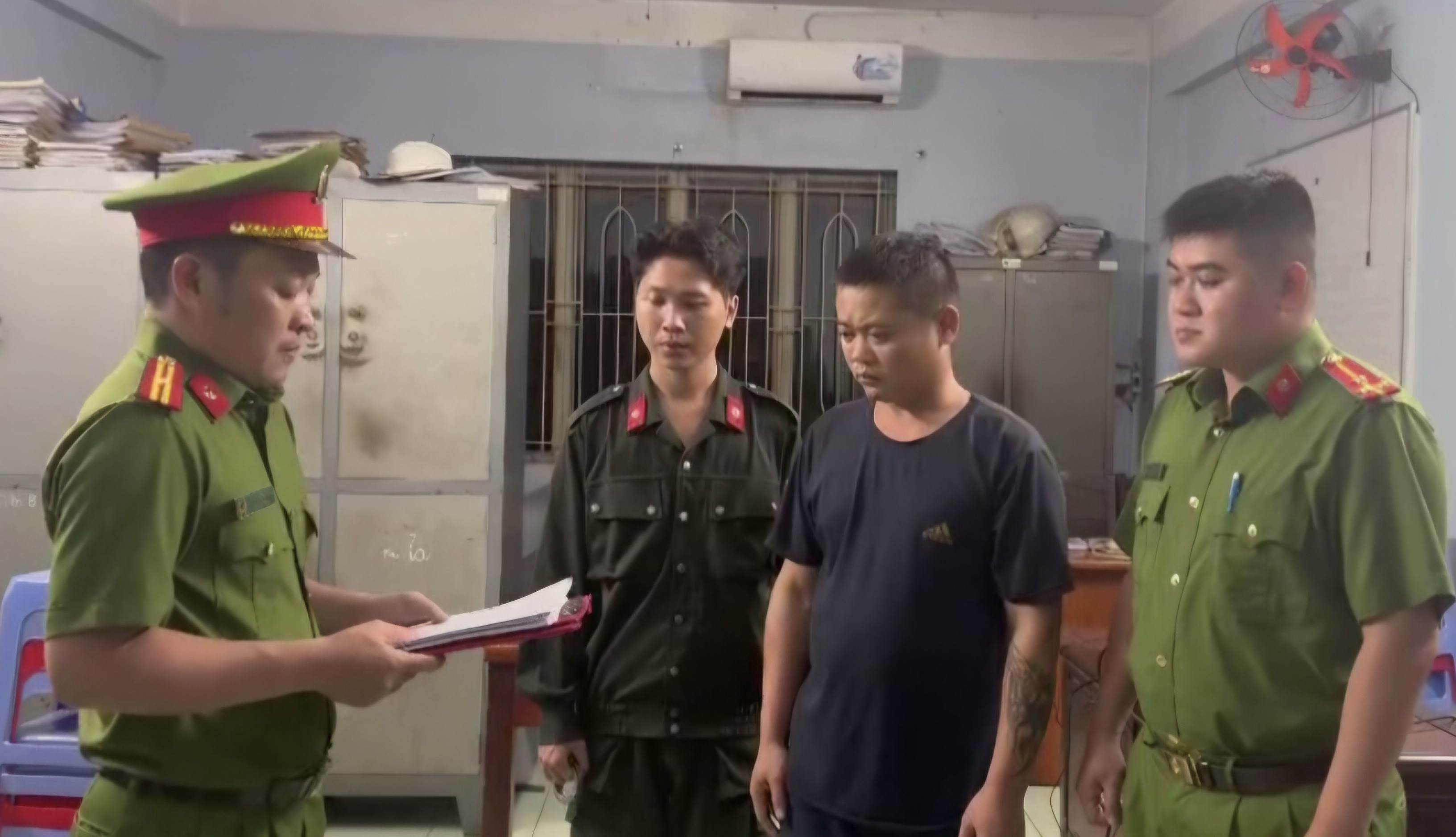 Tài xế xe đầu kéo đánh võng trên cao tốc TP.HCM - Dầu Giây khai gì?