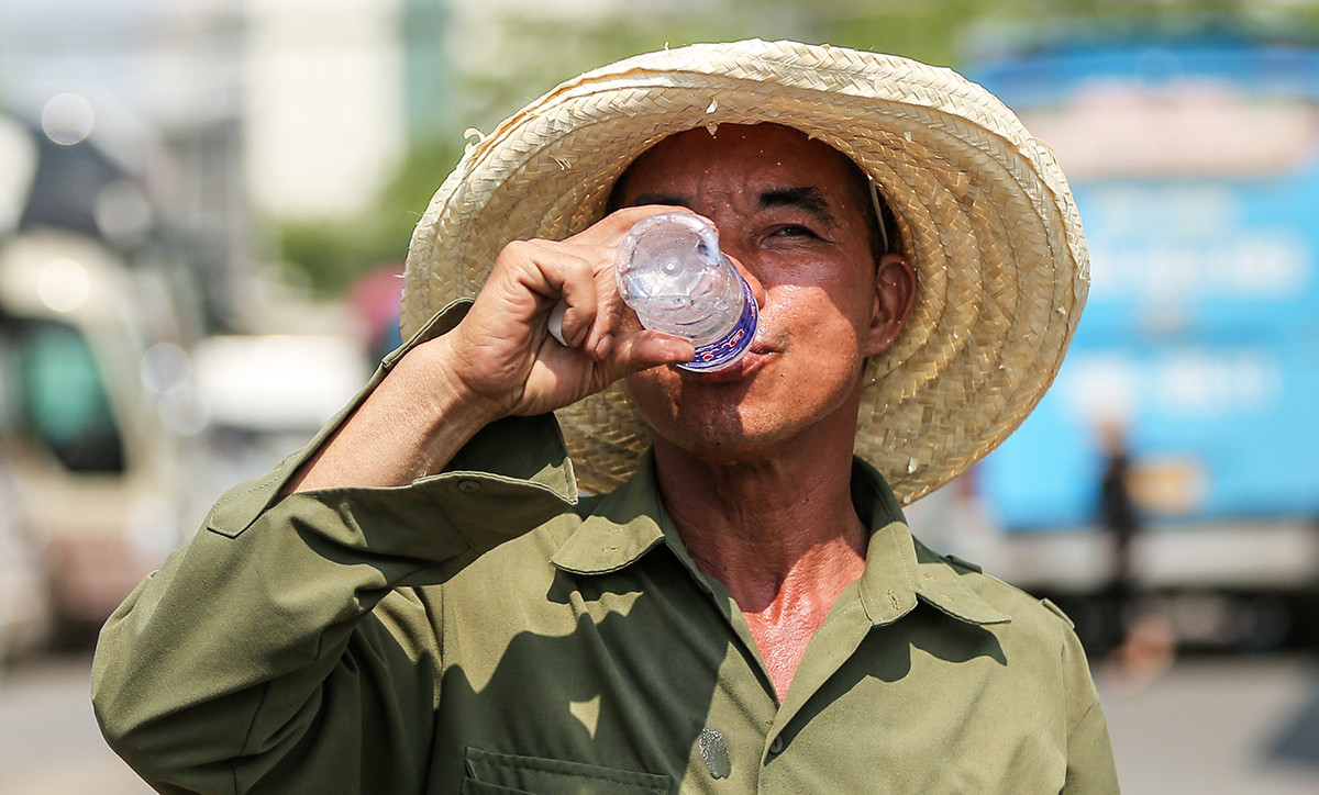 Dự báo thời tiết 9/8: Nắng nóng gay gắt ở nhiều nơi miền Bắc và miền Trung