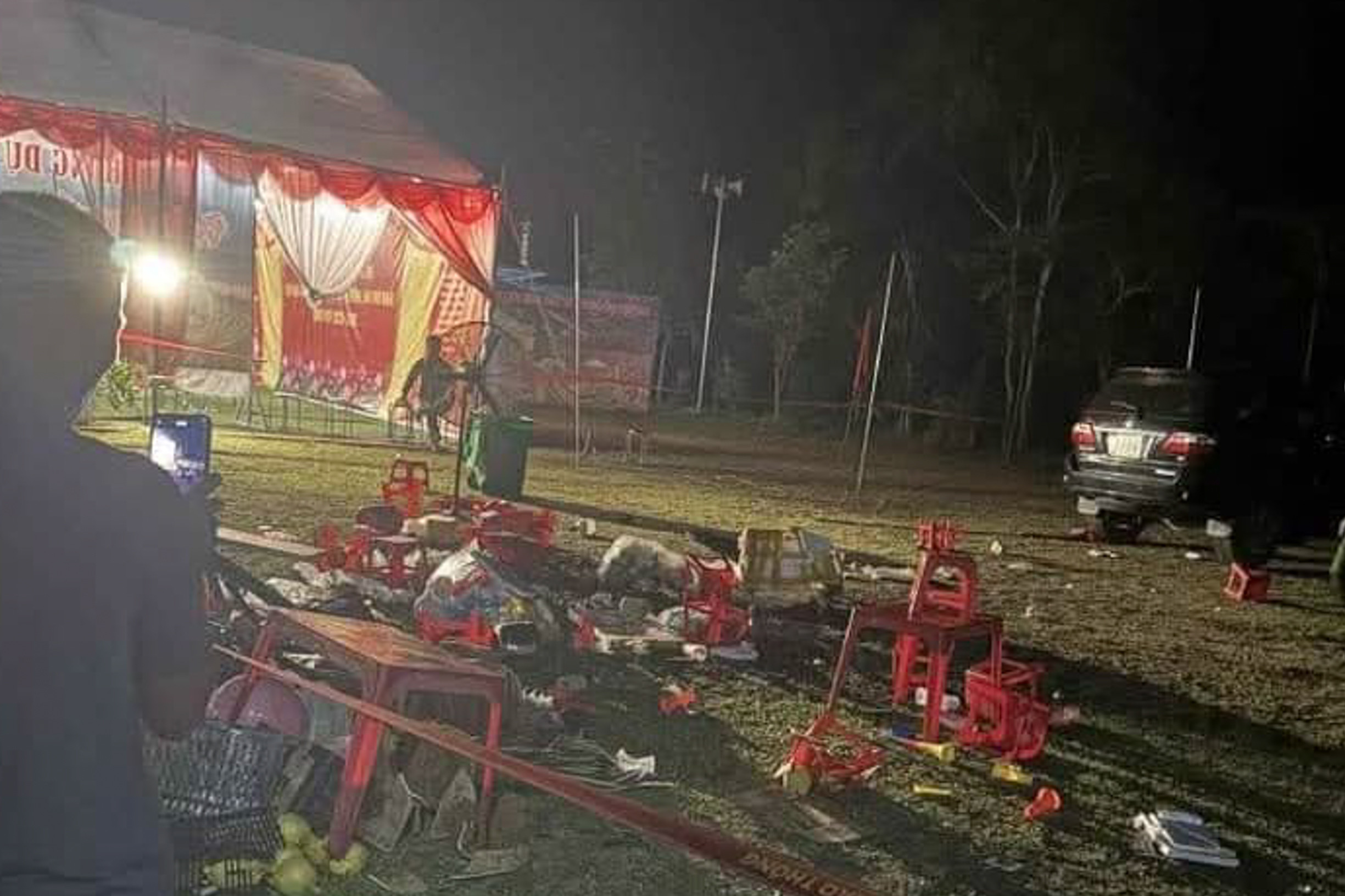 Lào Cai: Tài xế lùi xe trúng nhóm trẻ ở nhà văn hóa, 1 bé 6 tuổi tử vong