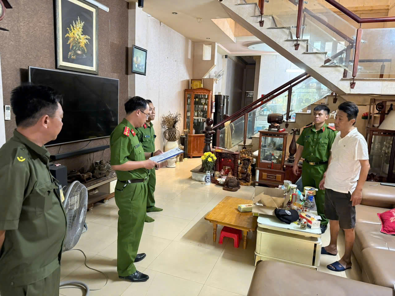 Triệt phá ổ tín dụng đen, cho vay lãi suất 'cắt cổ' hơn 300%/năm ở Đà Nẵng