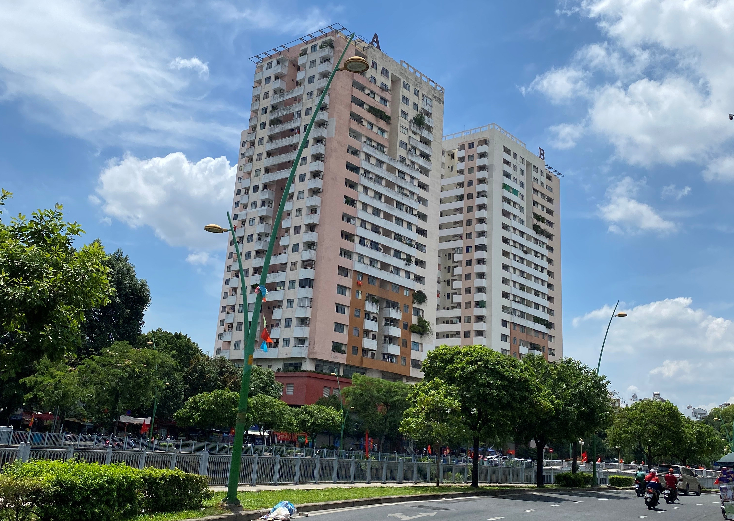 Giá nhà tăng chóng mặt: Thu nhập 30 triệu đồng/tháng cũng không mua nổi