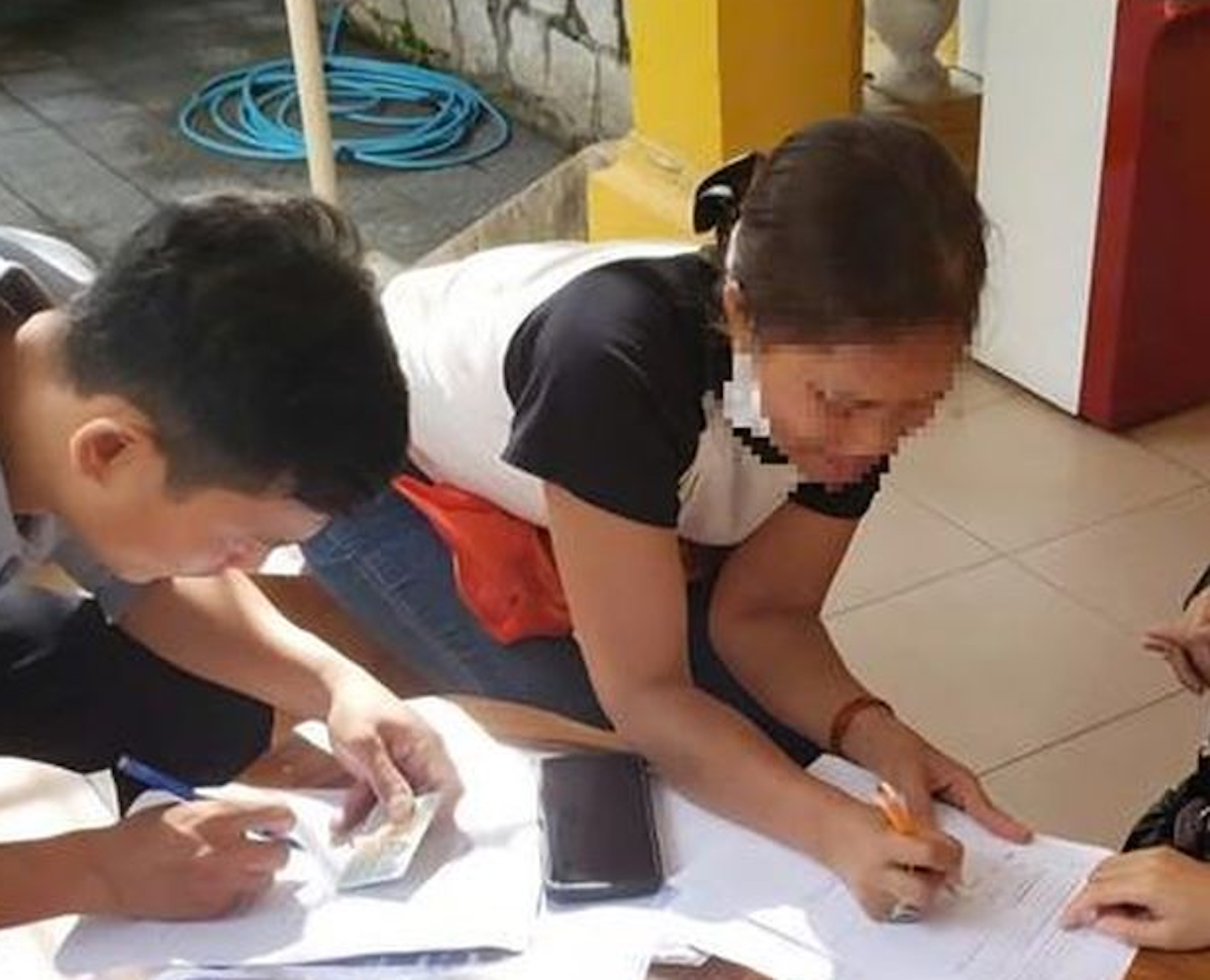 Xử lý quán bún vỉa hè ở Huế bị 'tố' rửa tô chớp nhoáng, mất vệ sinh