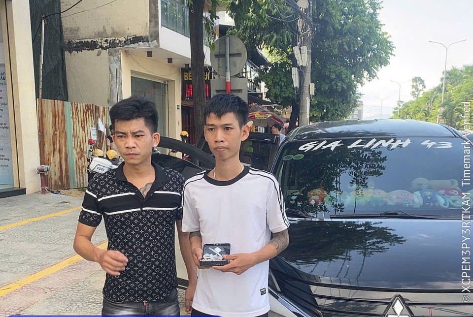 'Con nghiện' lái ô tô tăng tốc bỏ chạy khi CSGT yêu cầu dừng xe kiểm tra