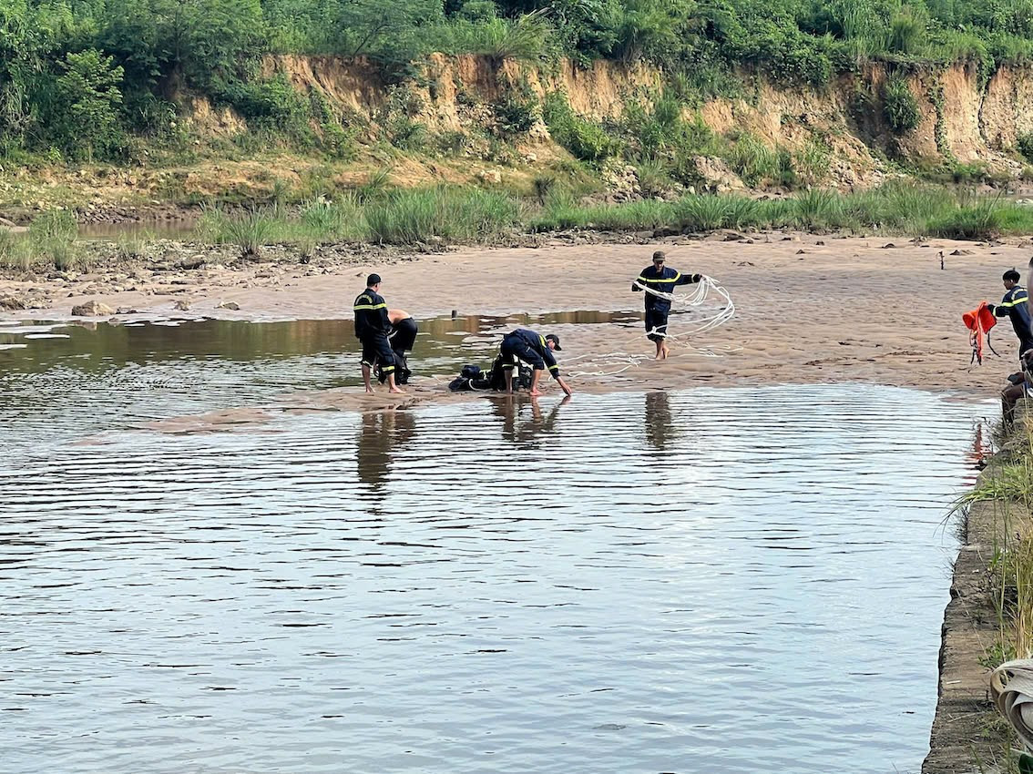 4 thiếu niên rủ nhau tắm đập thủy lợi, một em chết đuối