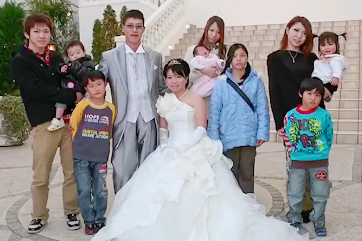 Lấy vợ già, chàng trai gen Z cật lực nuôi 4 đứa con, 4 đứa cháu của vợ 