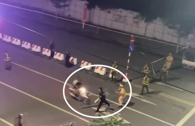 Cộng đồng mạng: Không thể dung thứ 2 kẻ 'thông chốt' đường cấm, tông cảnh sát 