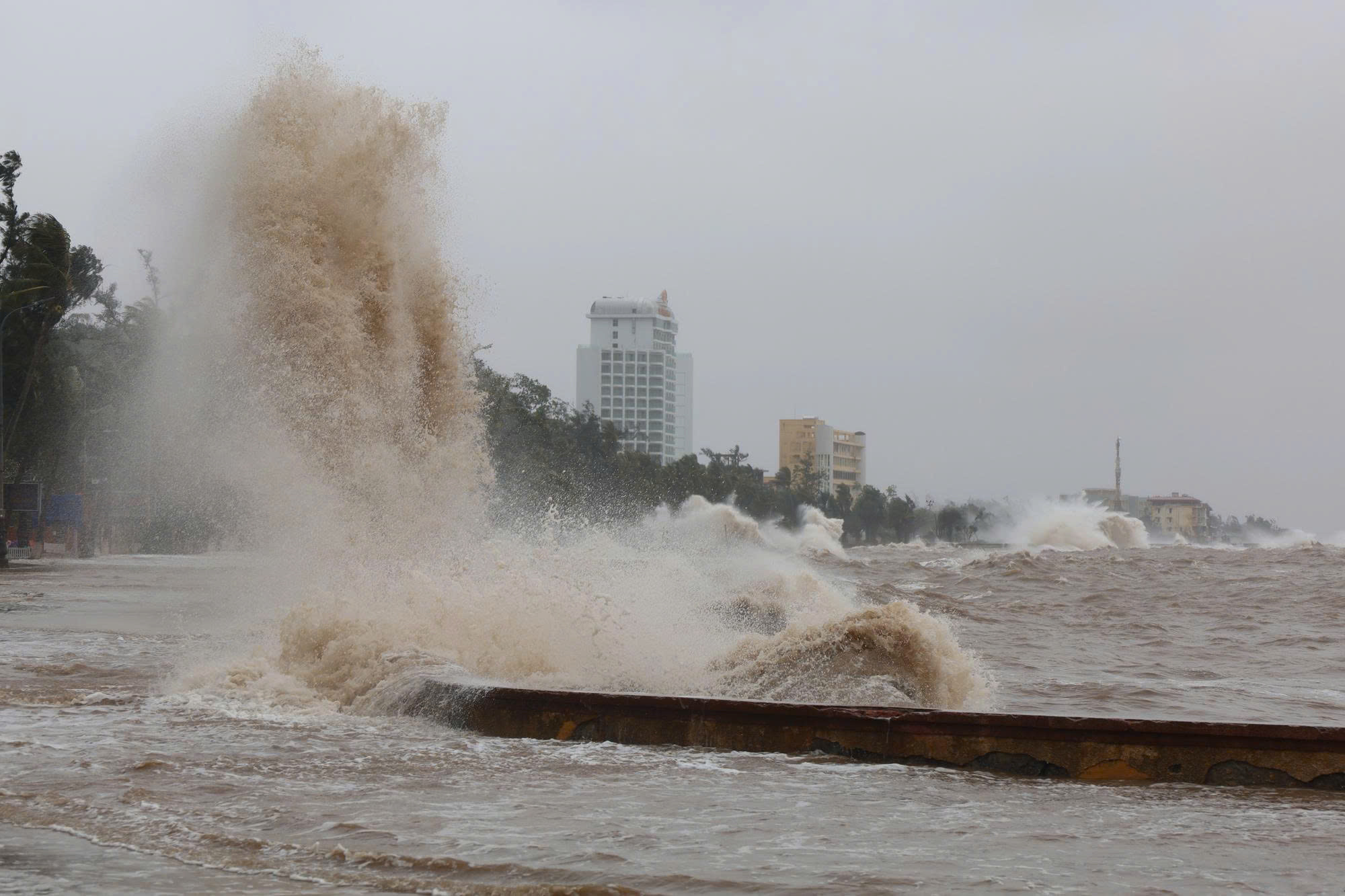 Hưng Yên ban hành công điện khẩn ứng phó bão số 5