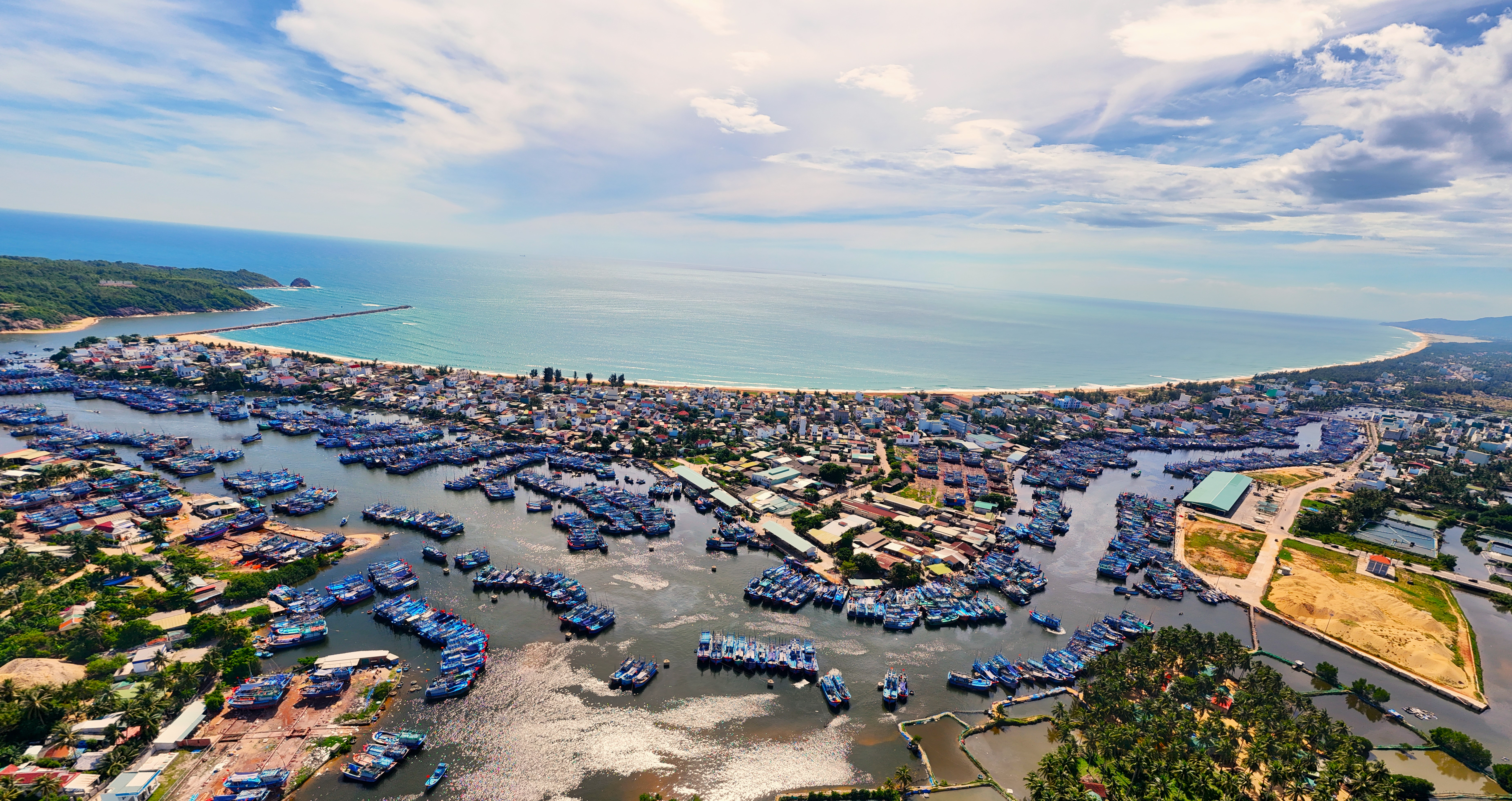 Hơn 23.100 ngư dân Gia Lai vào bờ tránh trú bão Kajiki an toàn